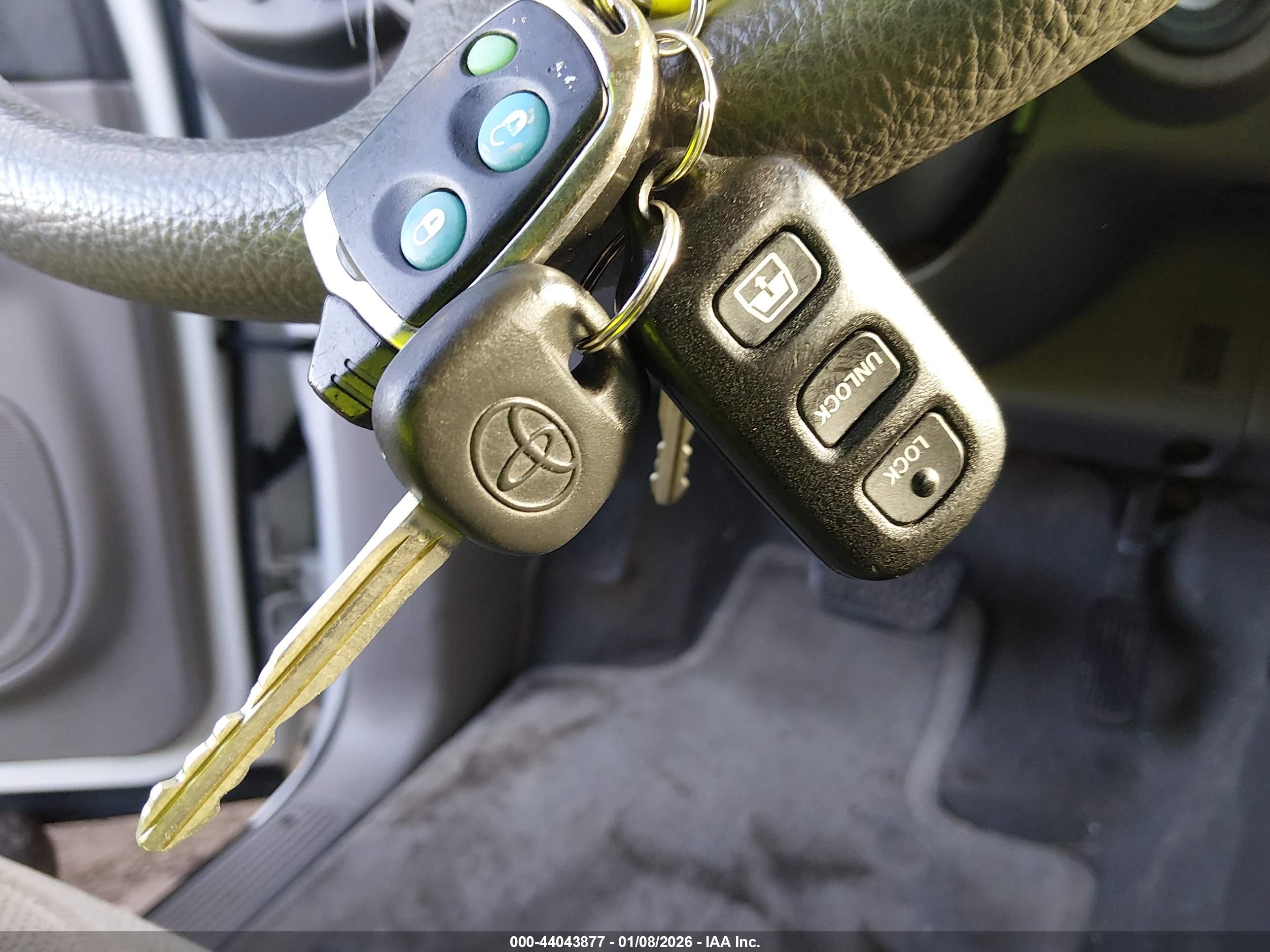 TOYOTA SEQUOIA image 11
