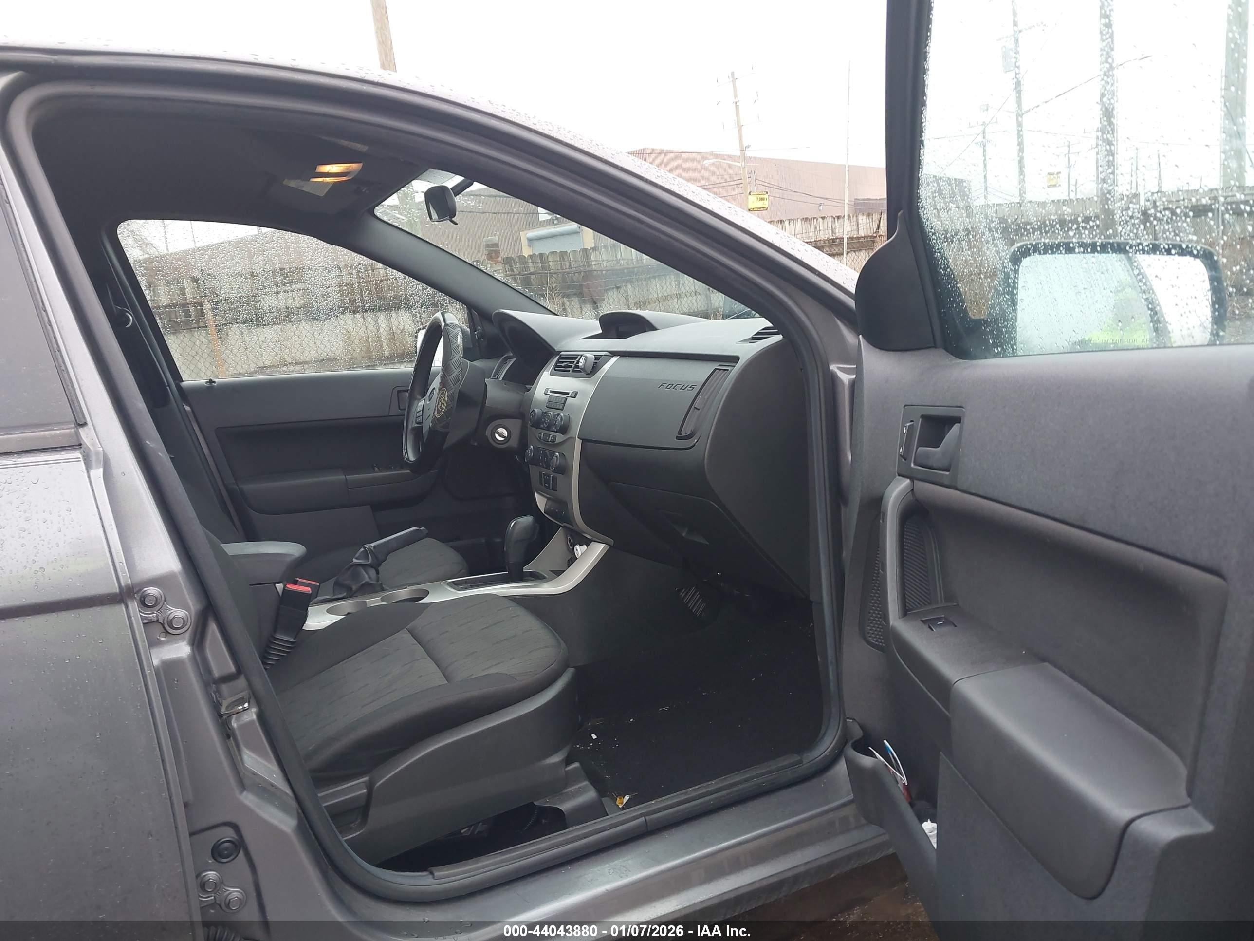 FORD FOCUS image 5