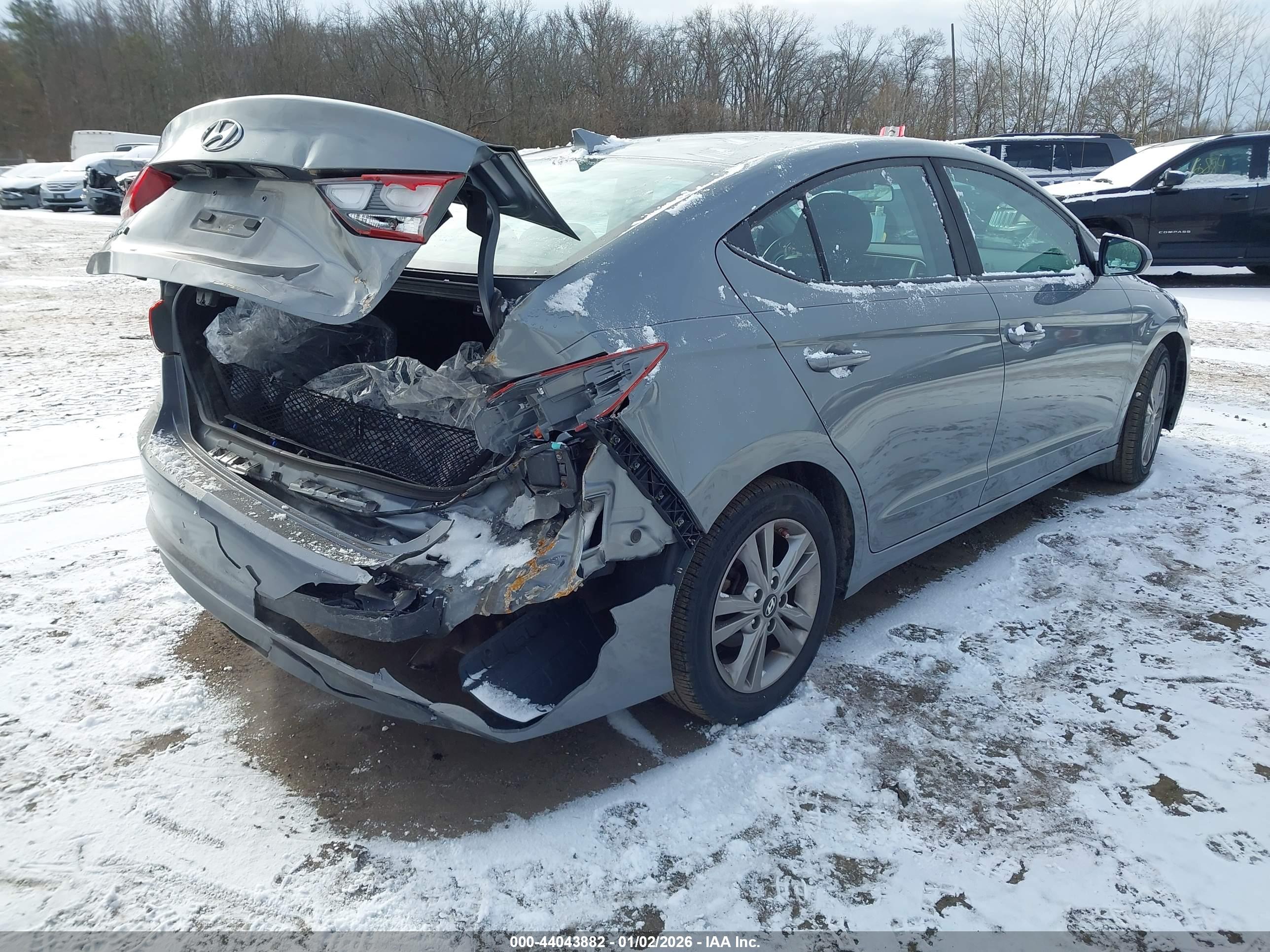 HYUNDAI ELANTRA image 4