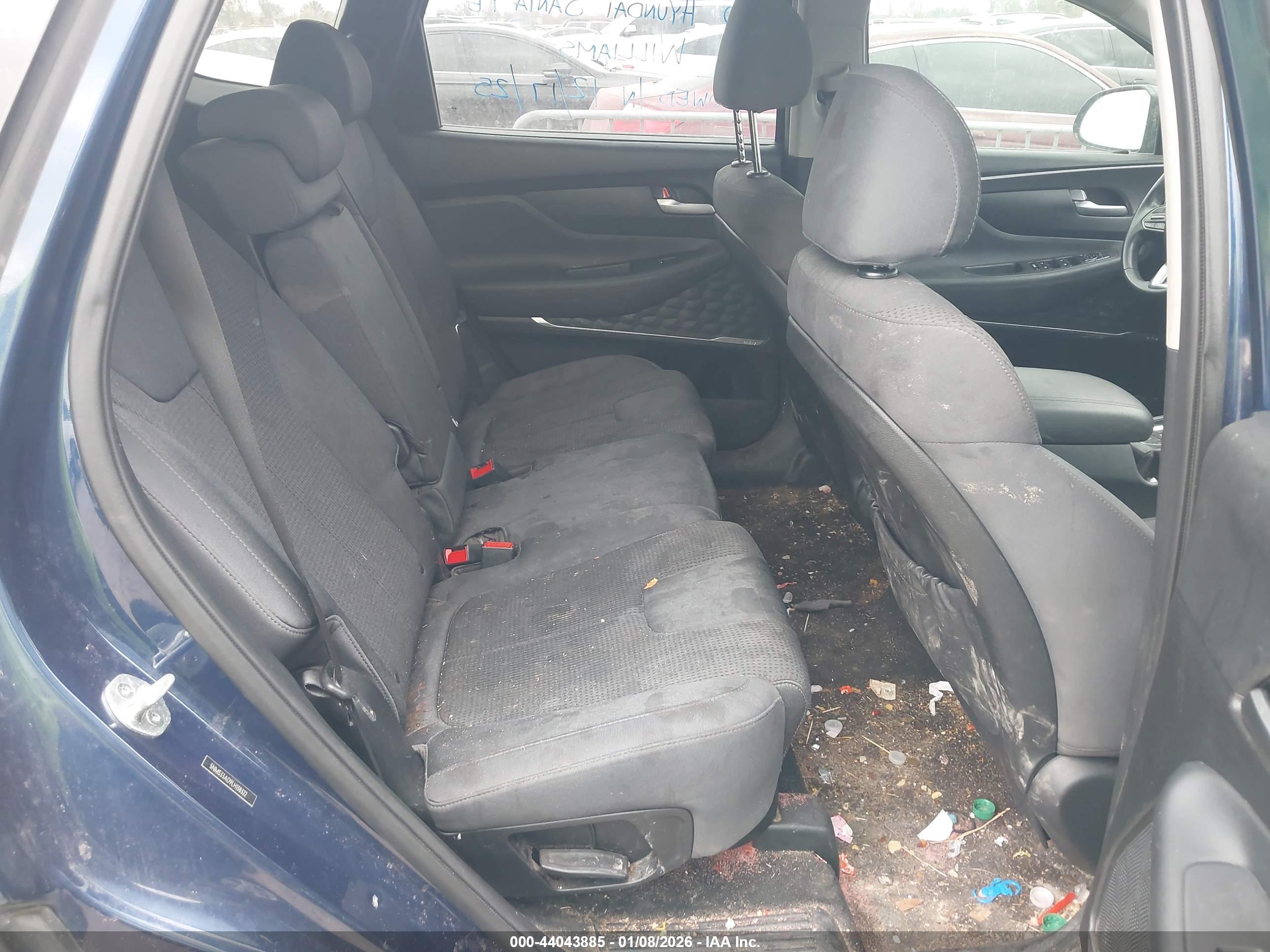 HYUNDAI SANTA image 8