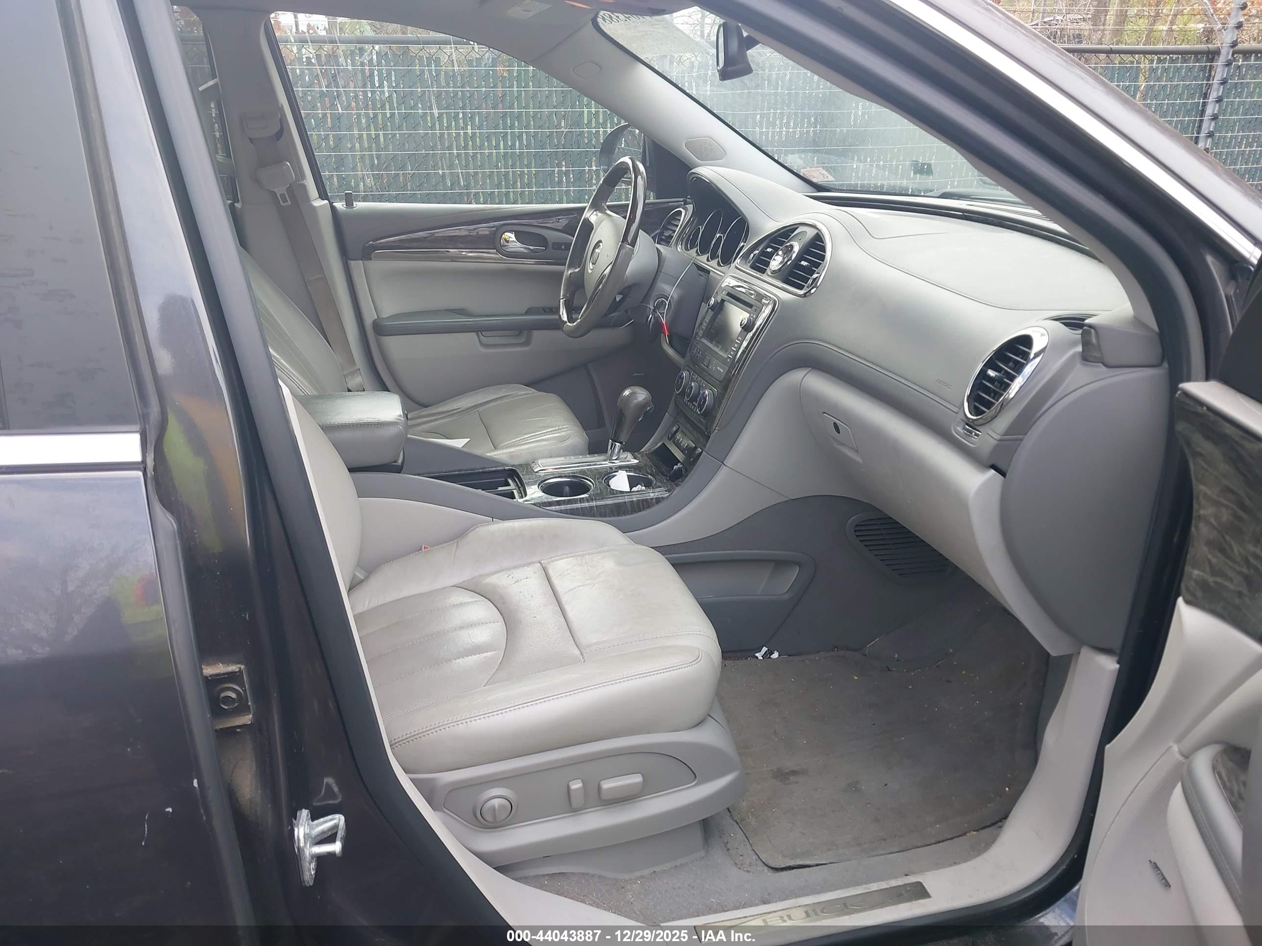 BUICK ENCLAVE image 5
