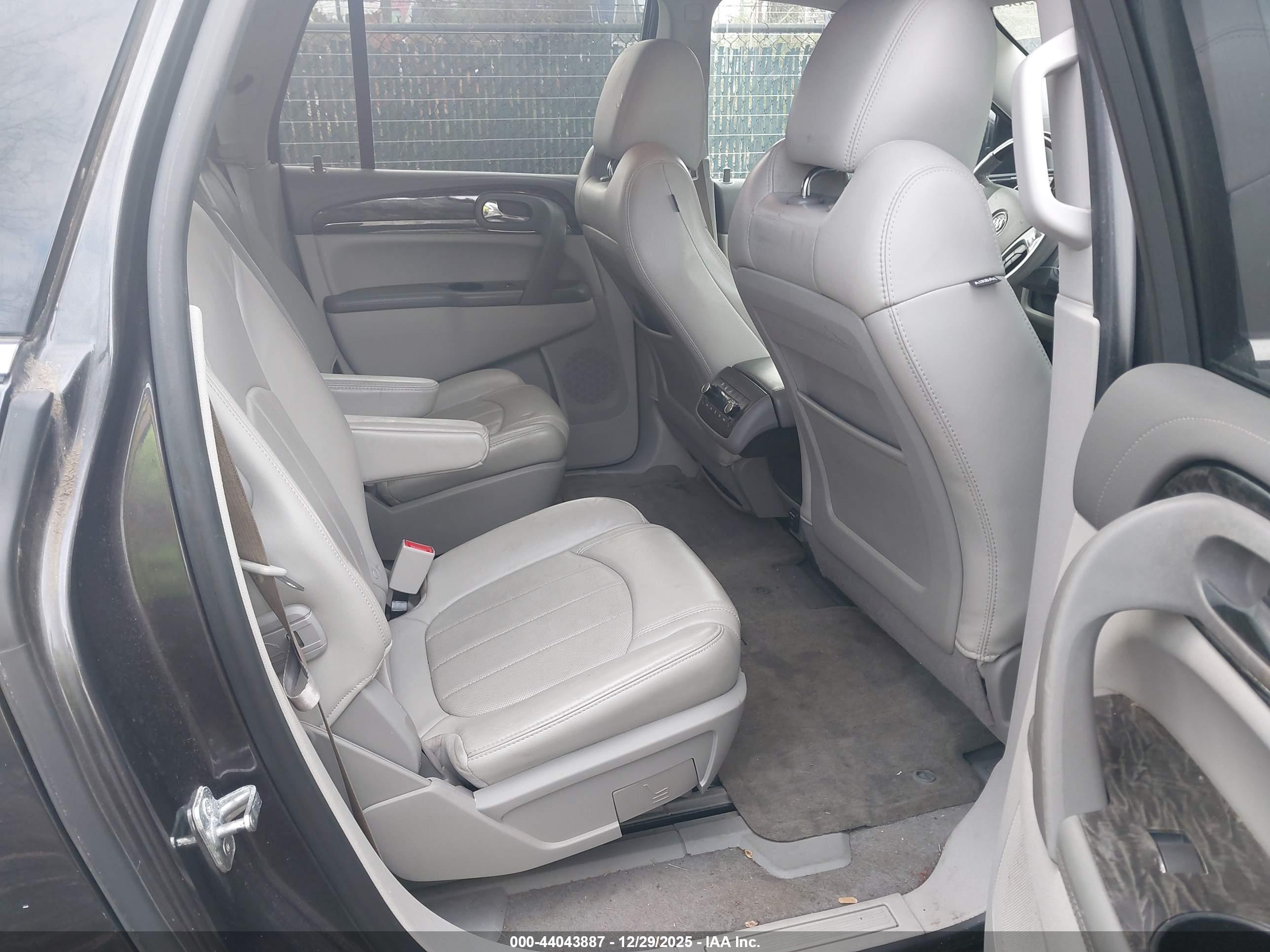 BUICK ENCLAVE image 8