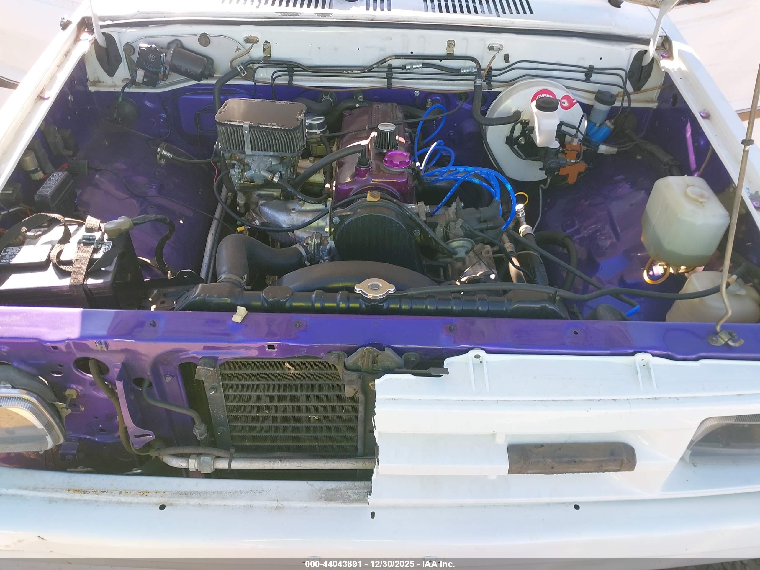 MAZDA B2200 image 10