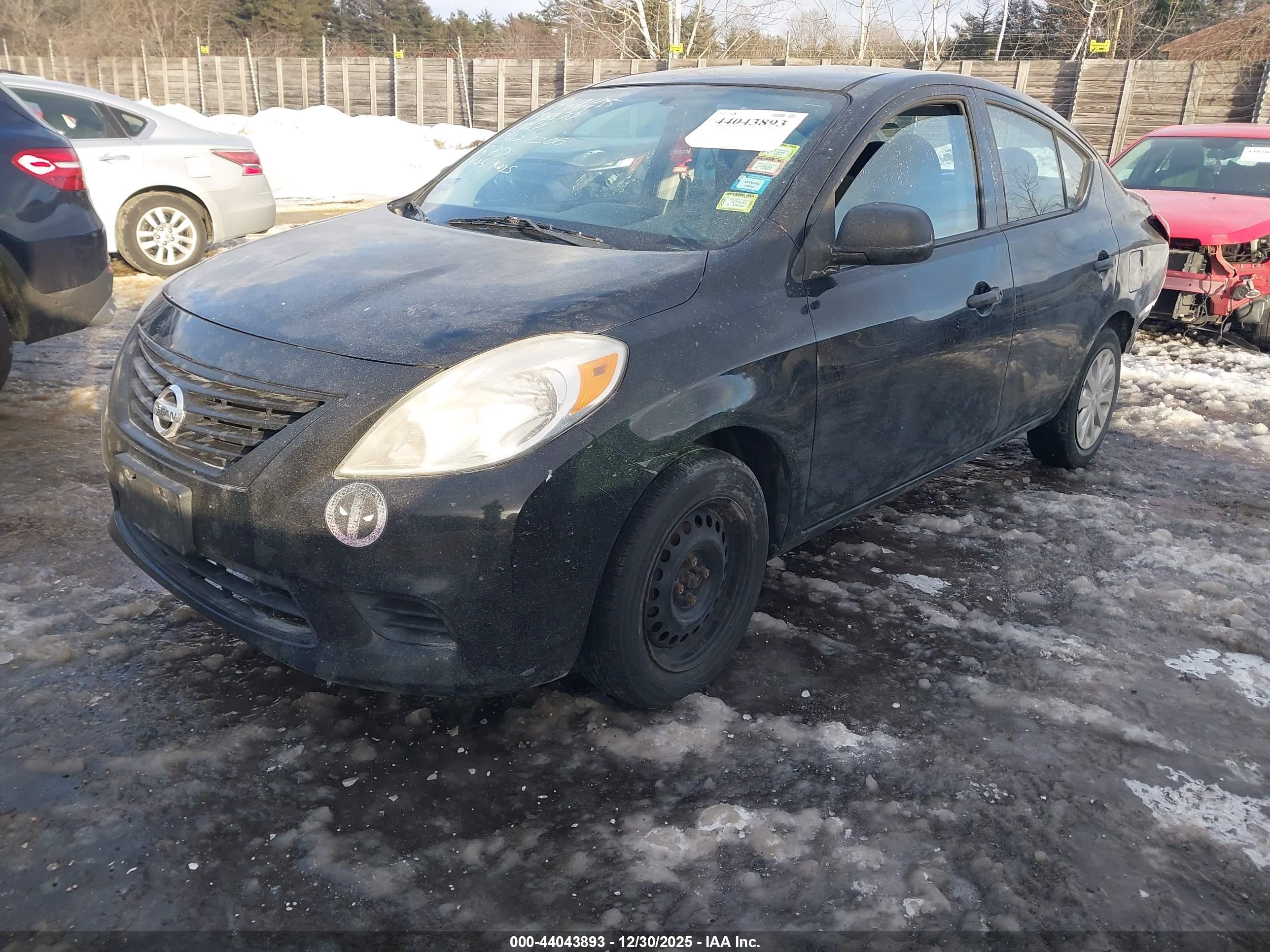 NISSAN VERSA image 2