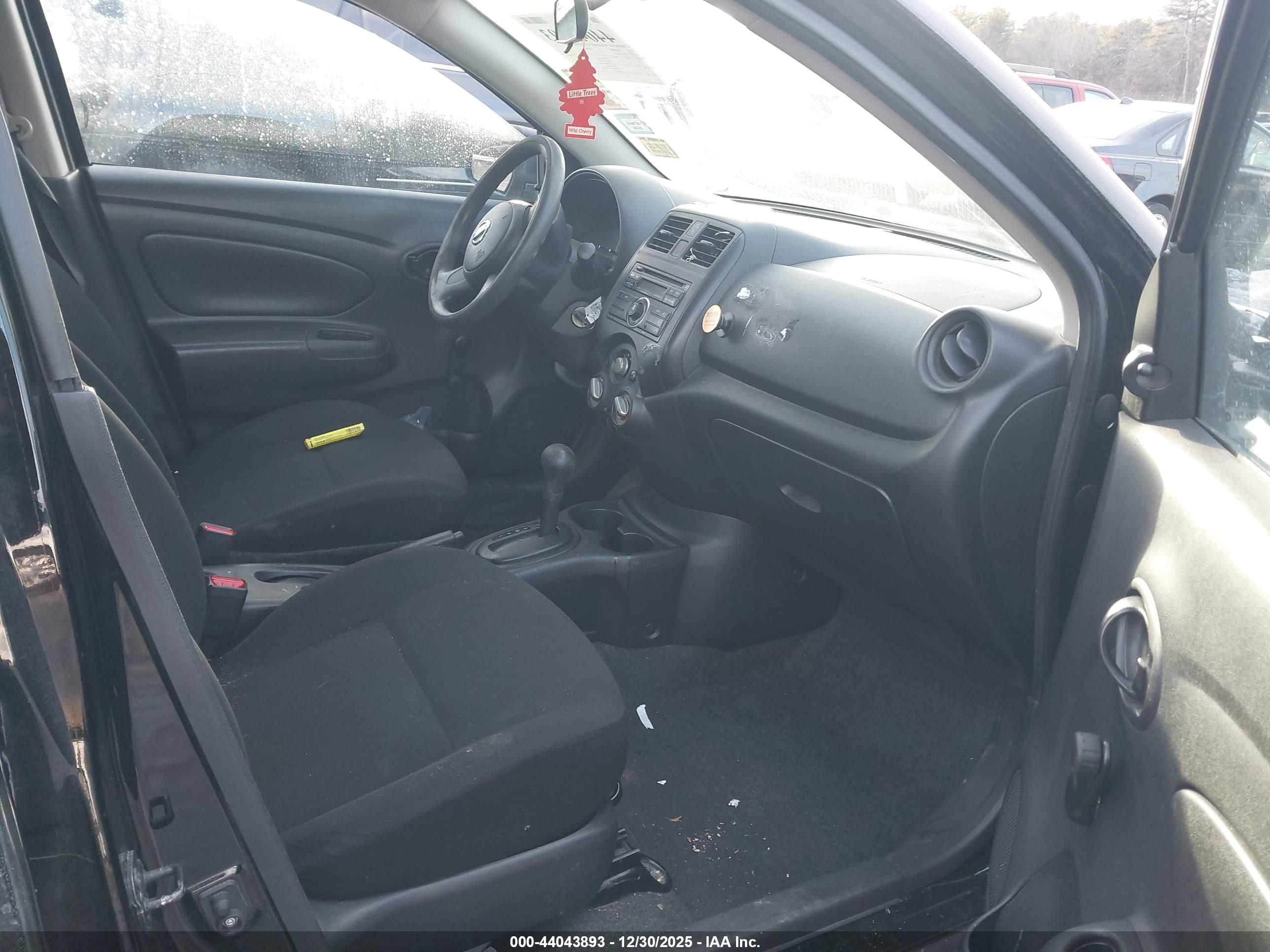 NISSAN VERSA image 5