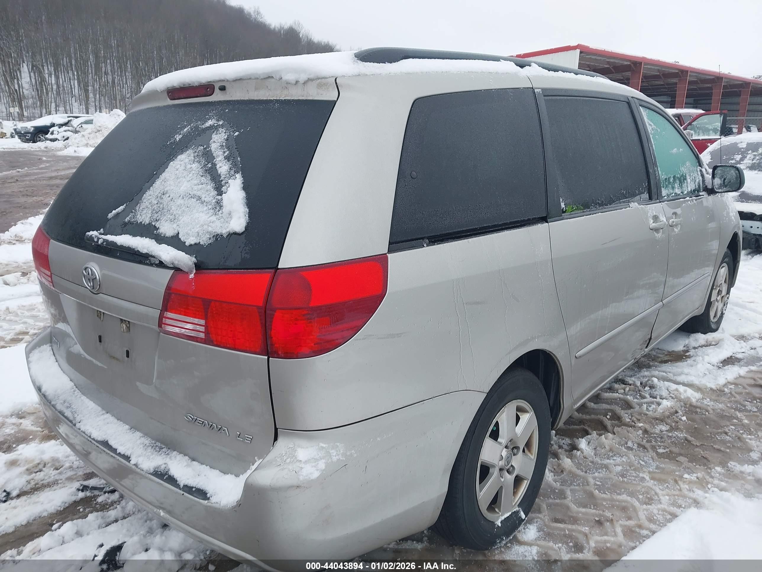 TOYOTA SIENNA image 4