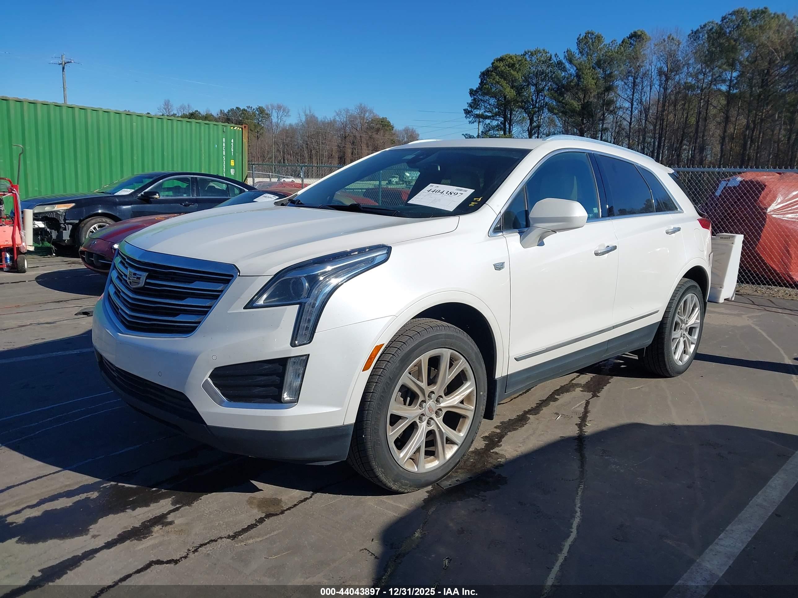 CADILLAC XT5 image 2
