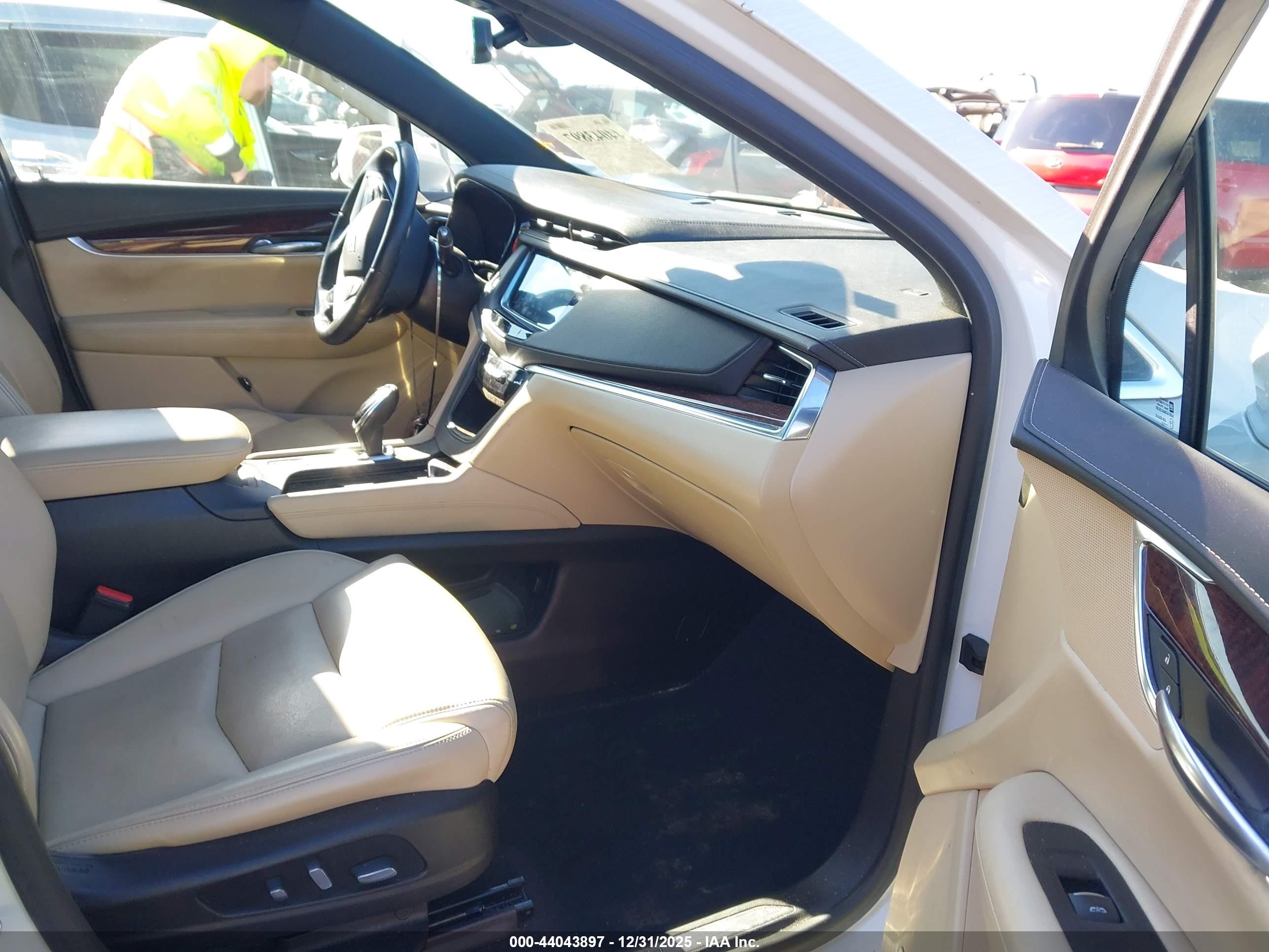 CADILLAC XT5 image 5