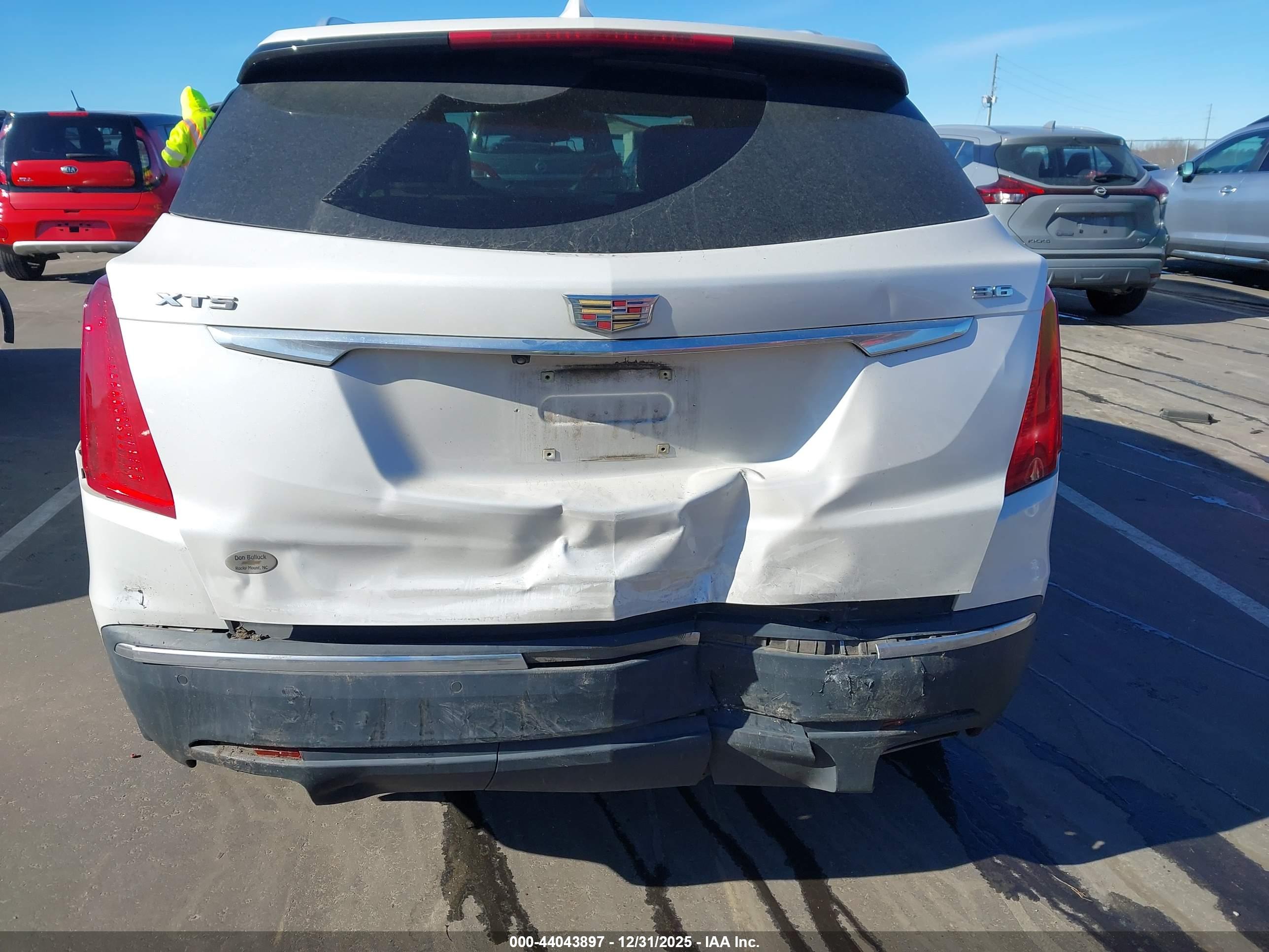 CADILLAC XT5 image 6