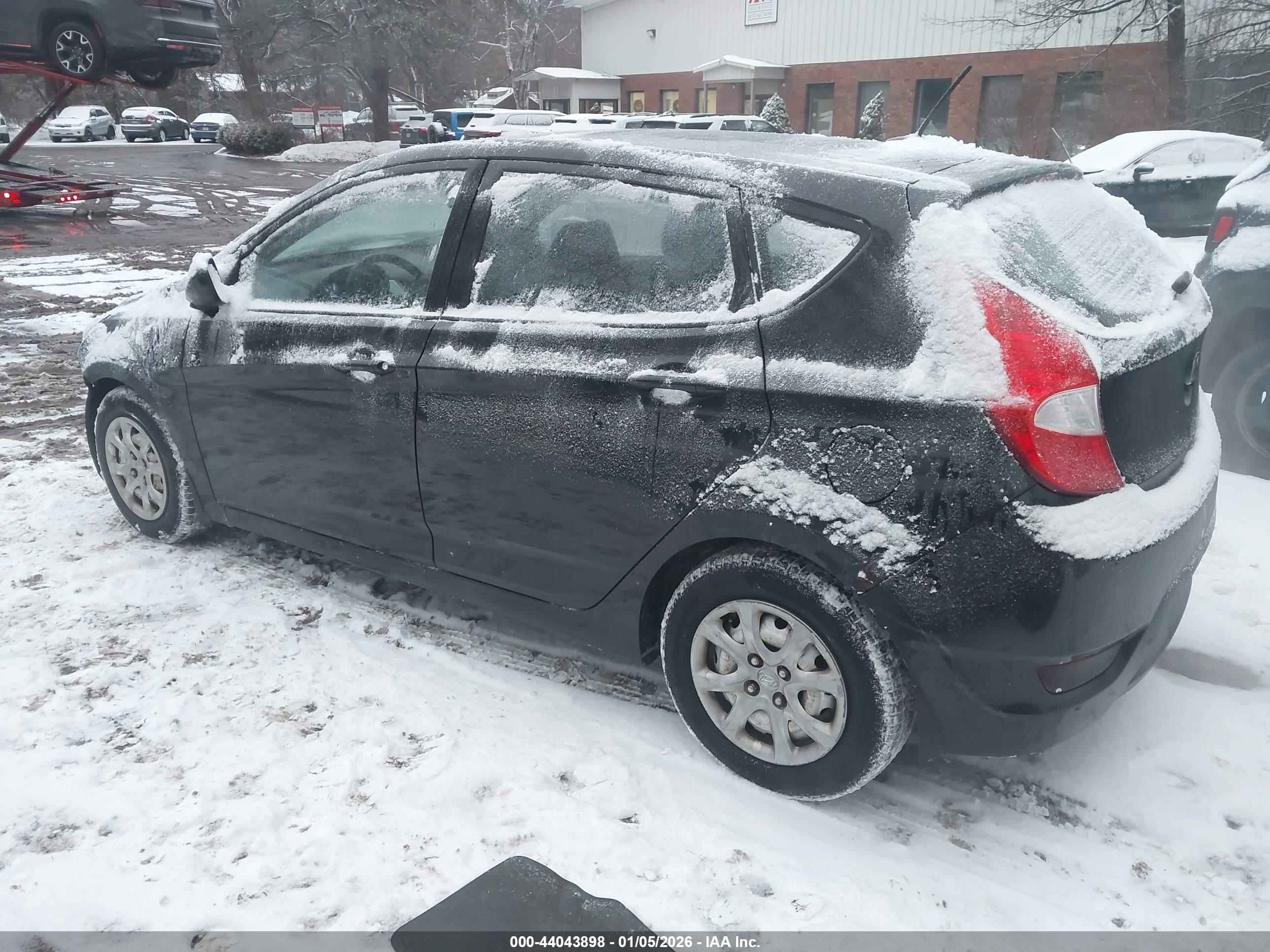 HYUNDAI ACCENT image 3