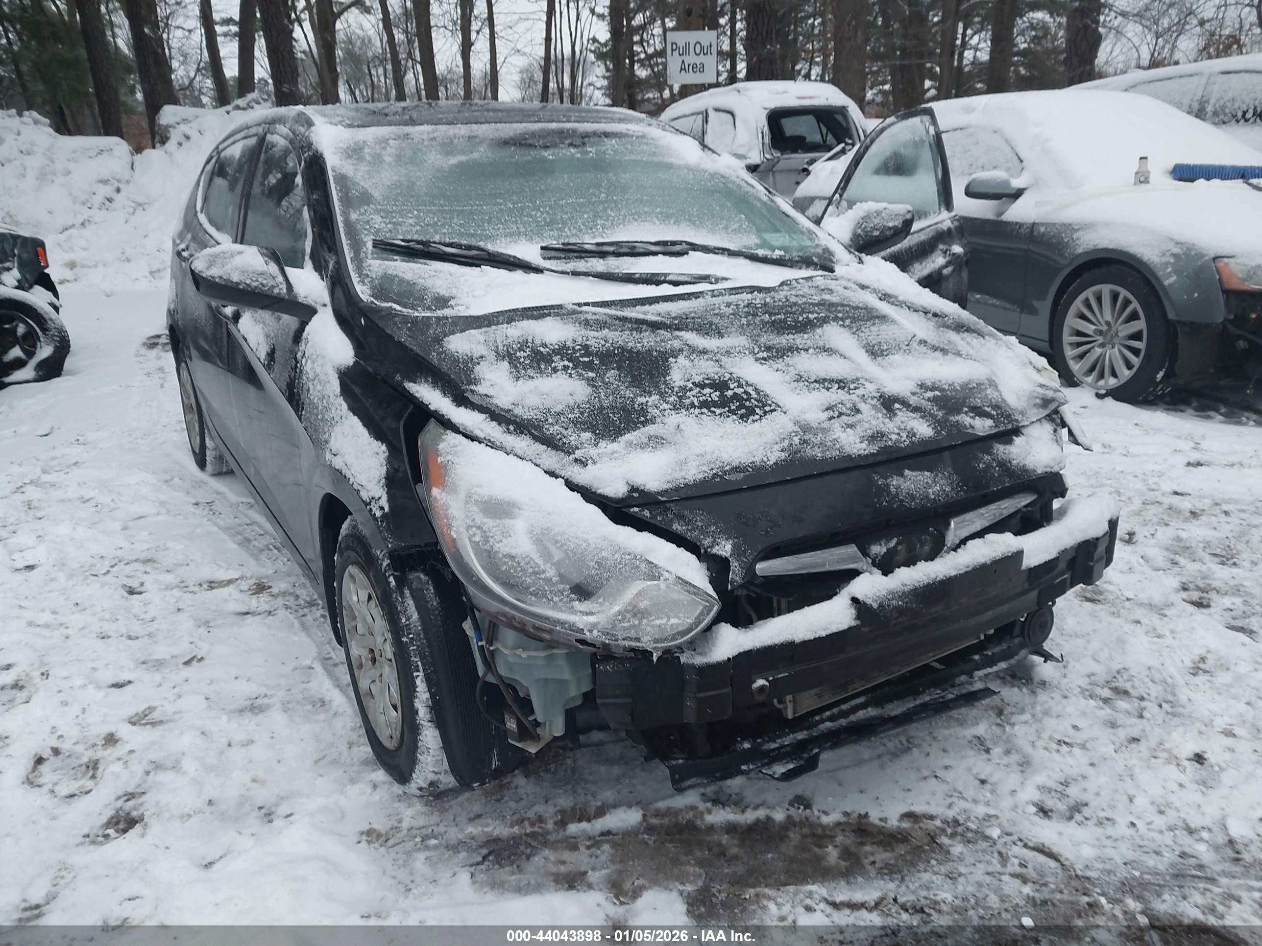 HYUNDAI ACCENT image 6