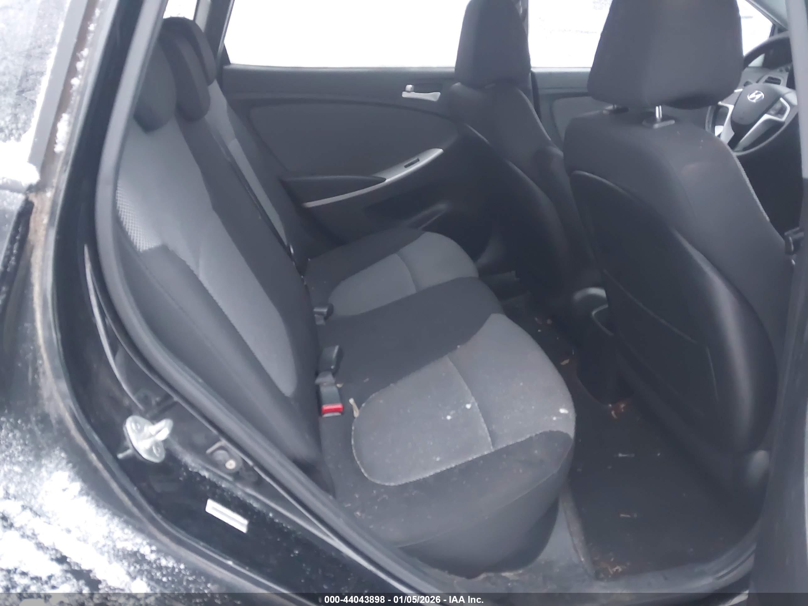 HYUNDAI ACCENT image 8
