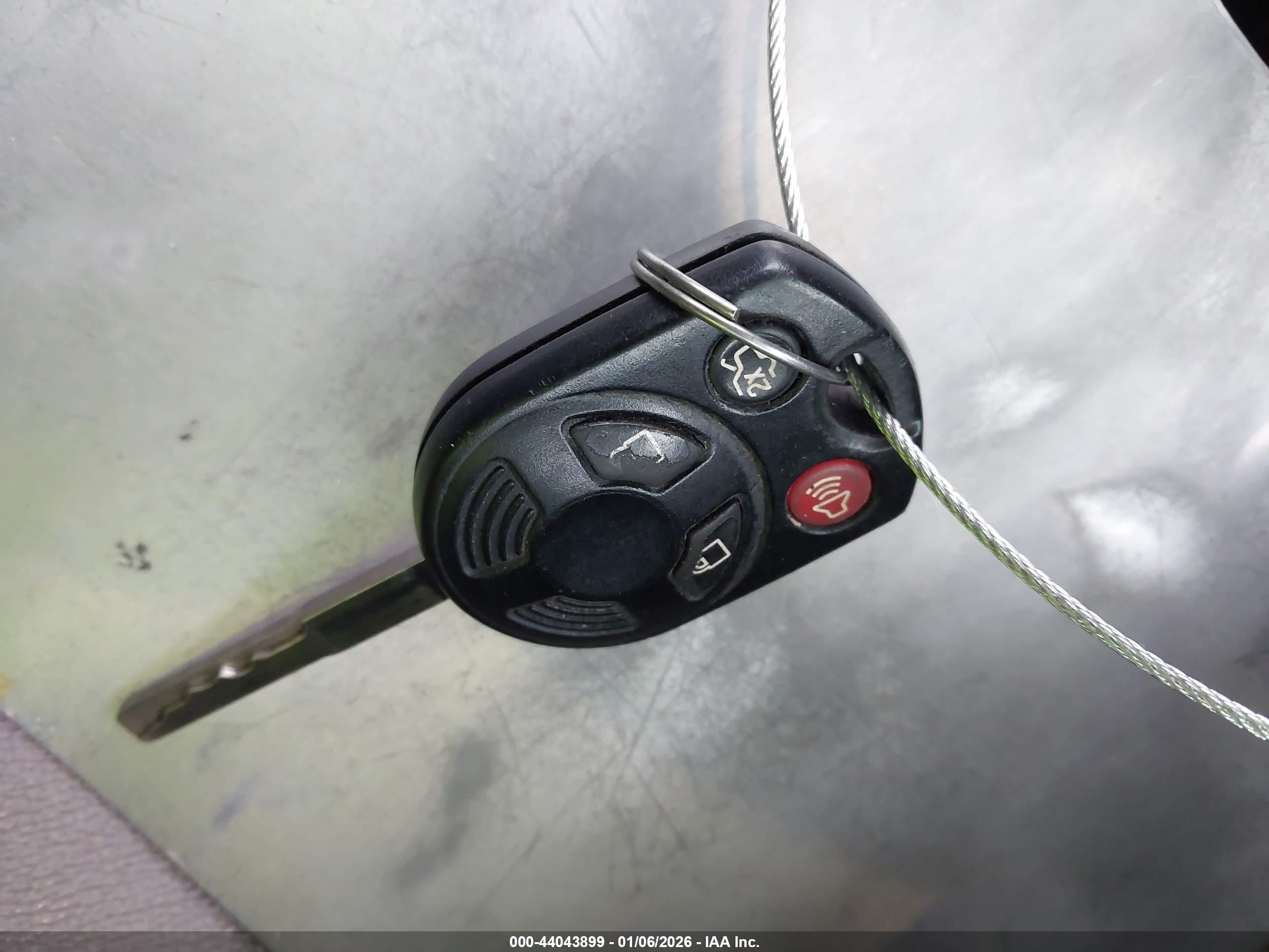 FORD ESCAPE image 11