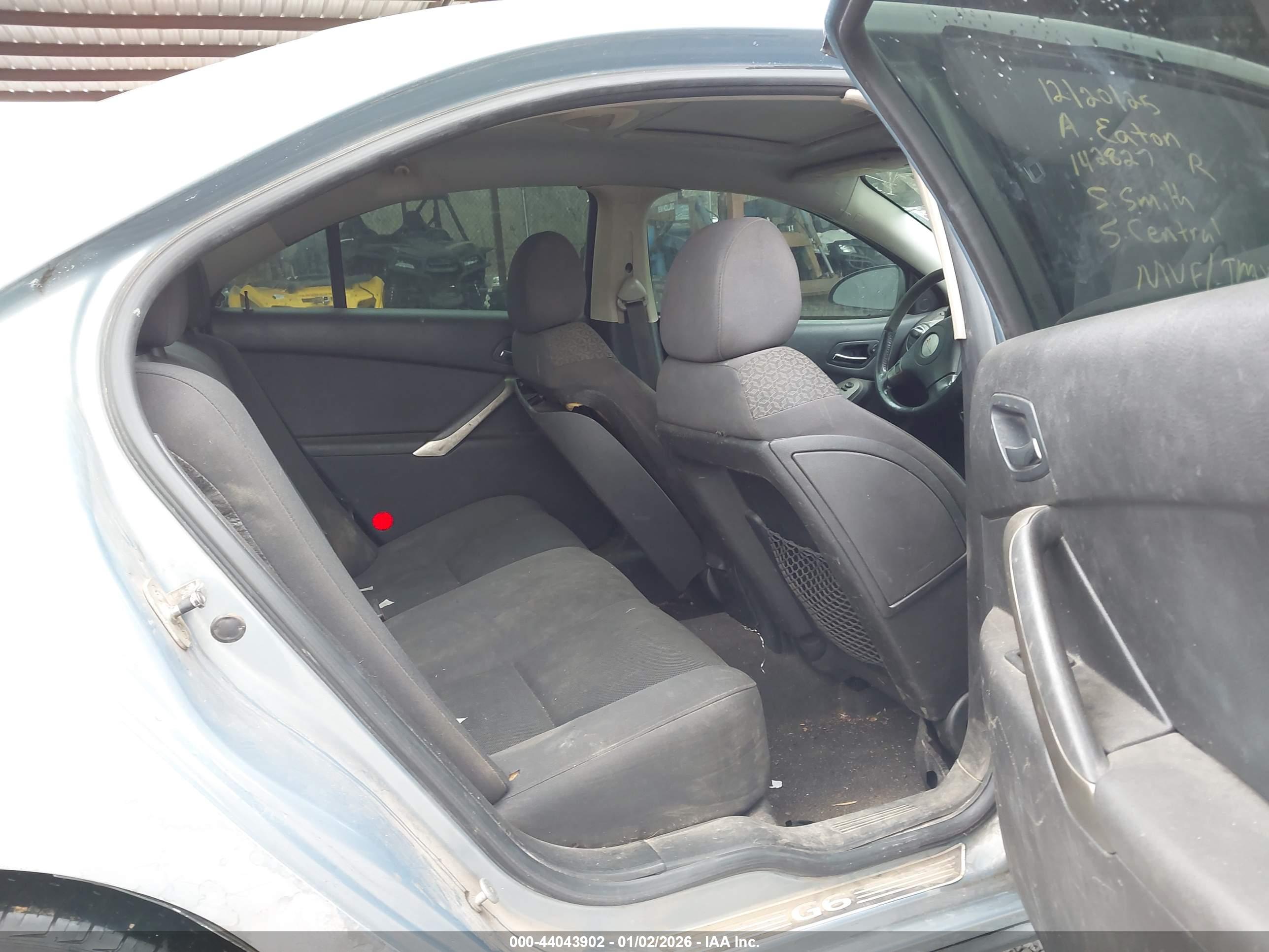 PONTIAC G6 image 8