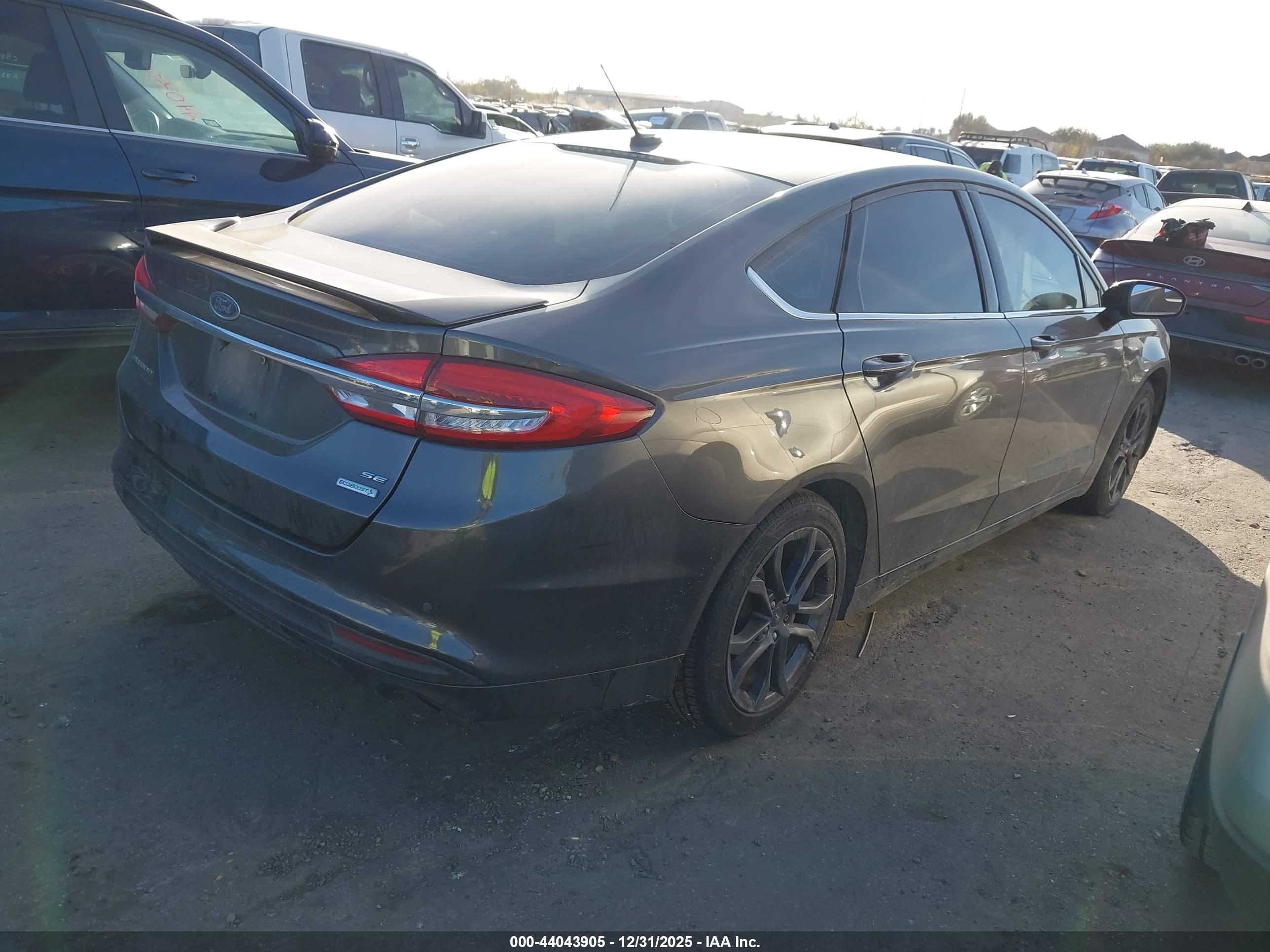 FORD FUSION image 4