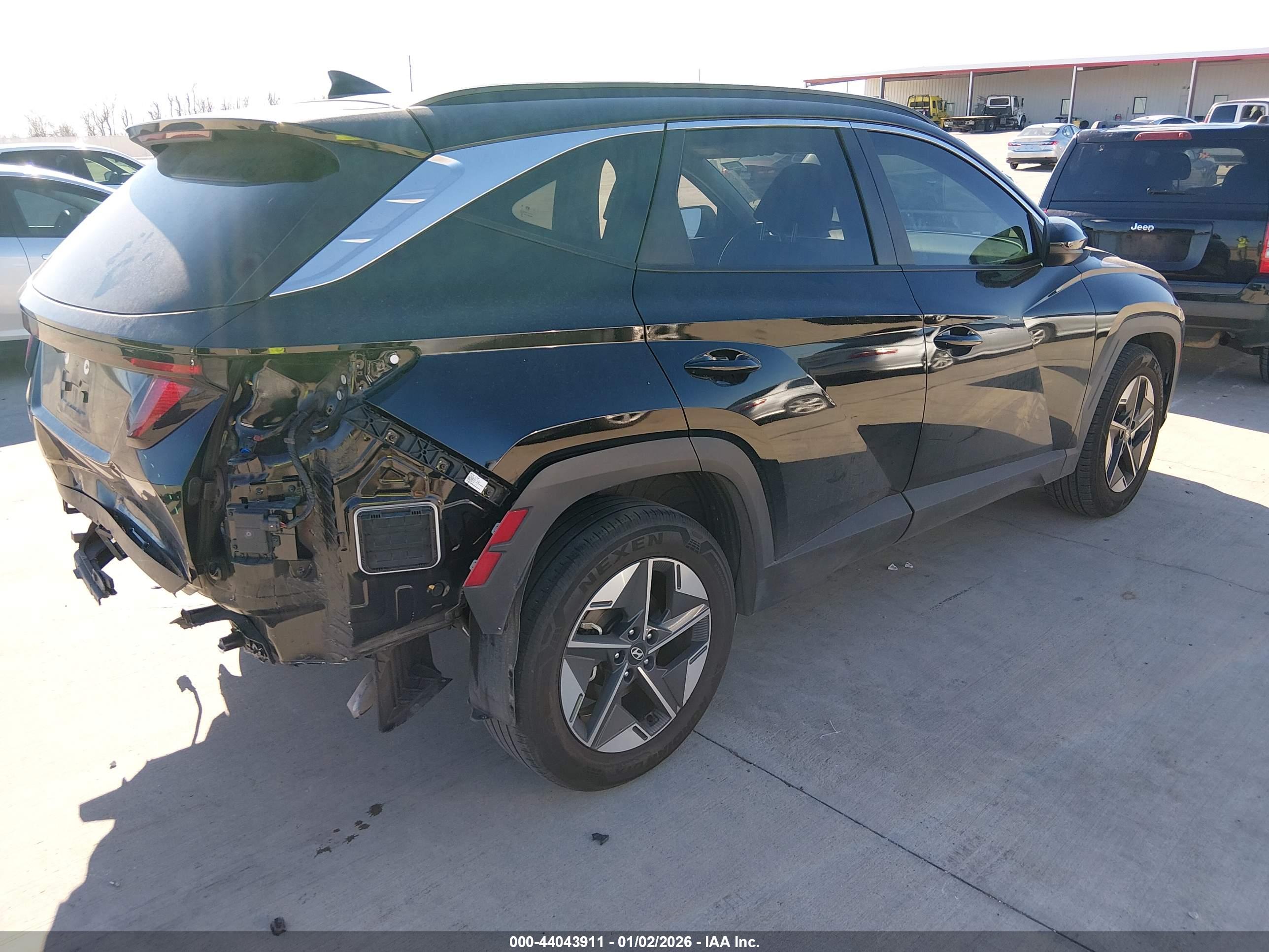 HYUNDAI TUCSON image 4