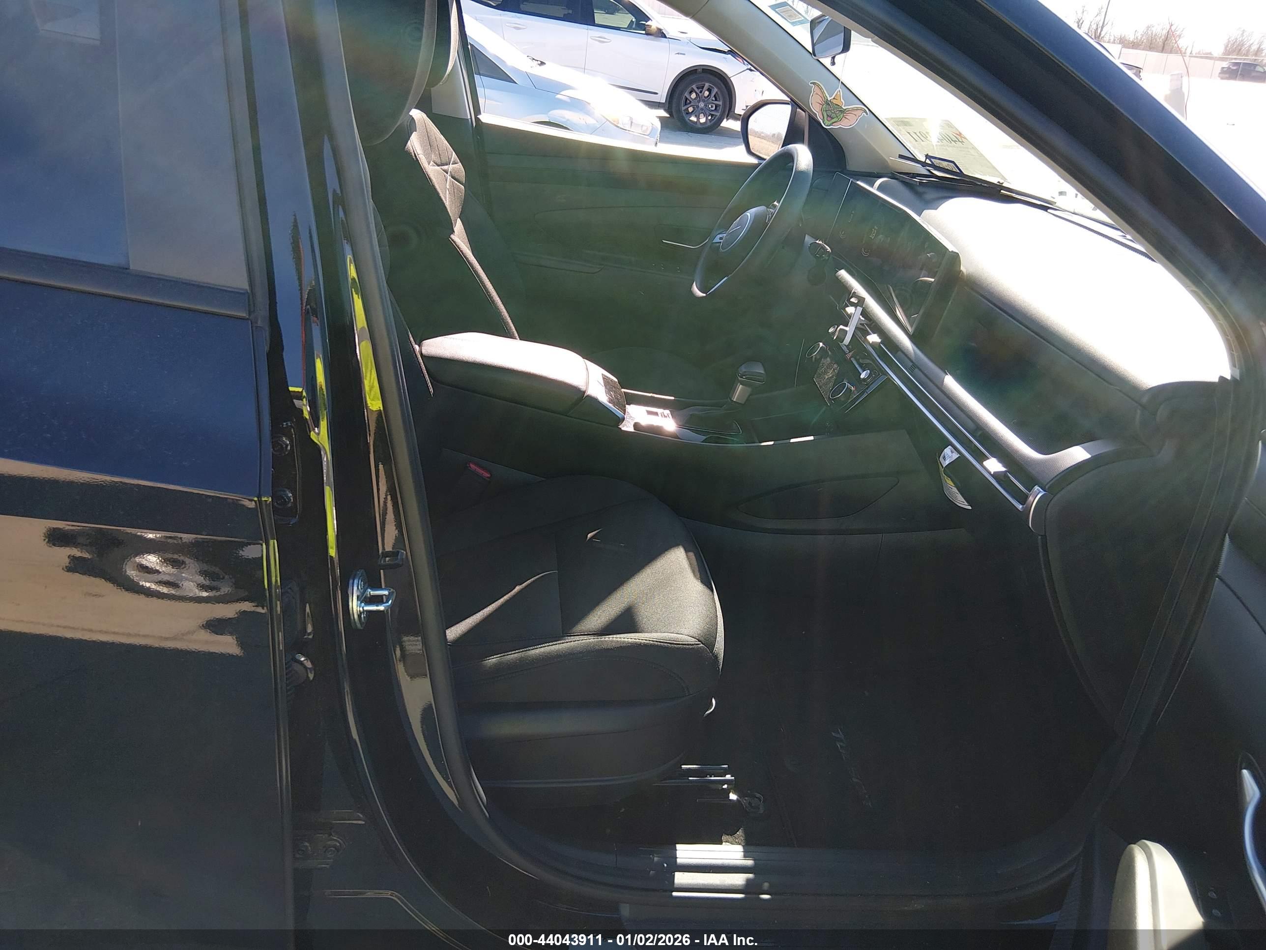 HYUNDAI TUCSON image 5