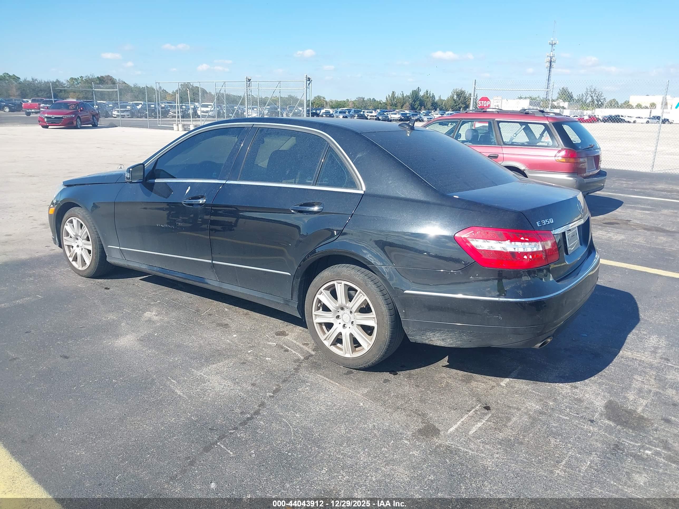 MERCEDES-BENZ E image 3