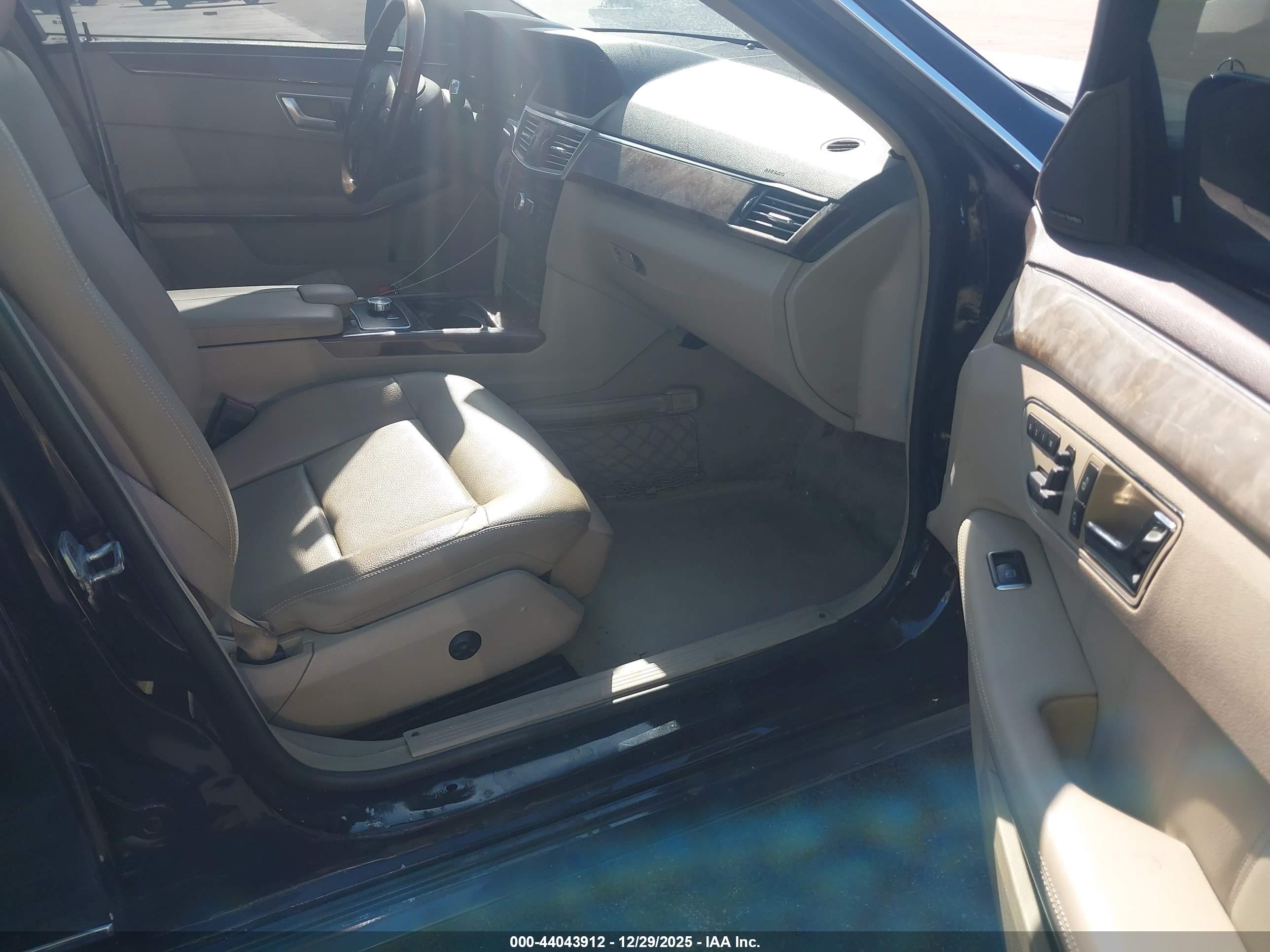 MERCEDES-BENZ E image 5
