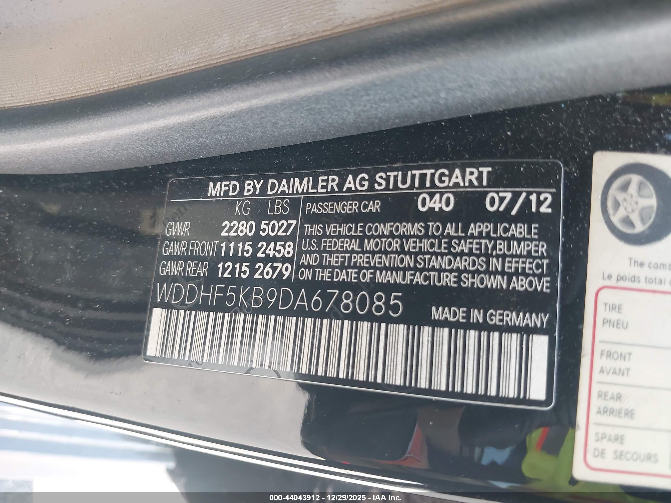 MERCEDES-BENZ E image 9
