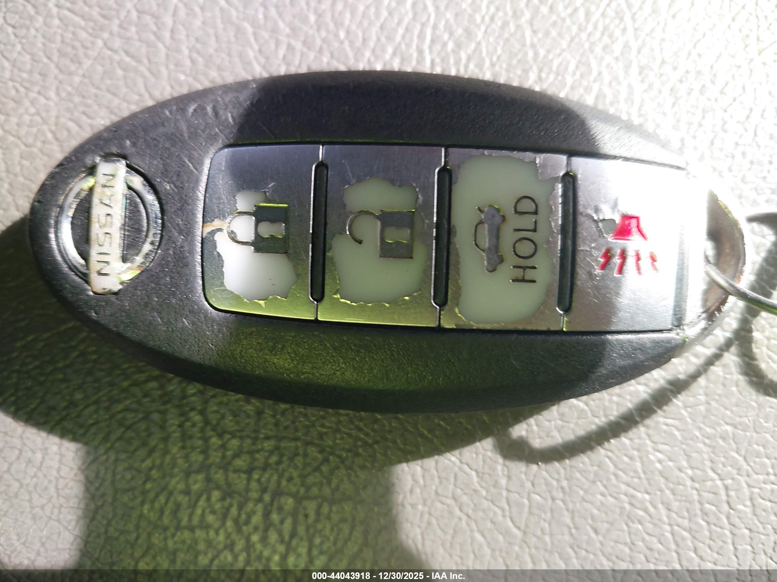 NISSAN MAXIMA image 11