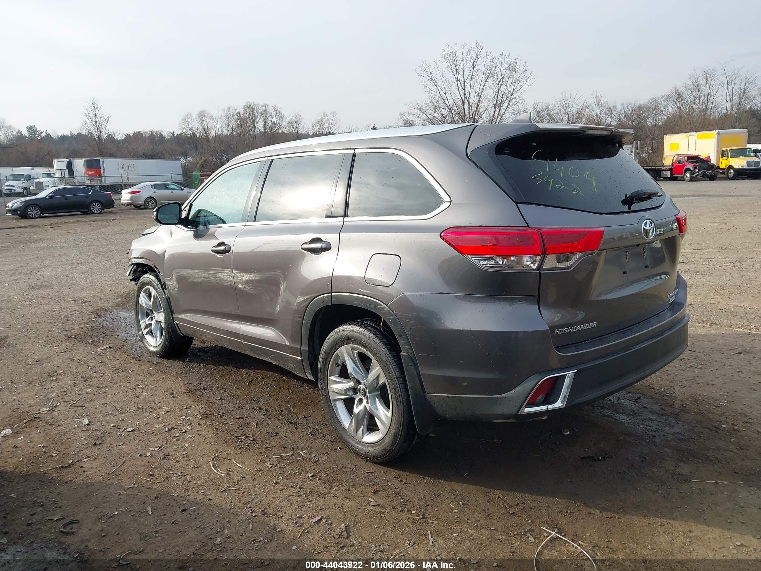 TOYOTA HIGHLANDER image 3