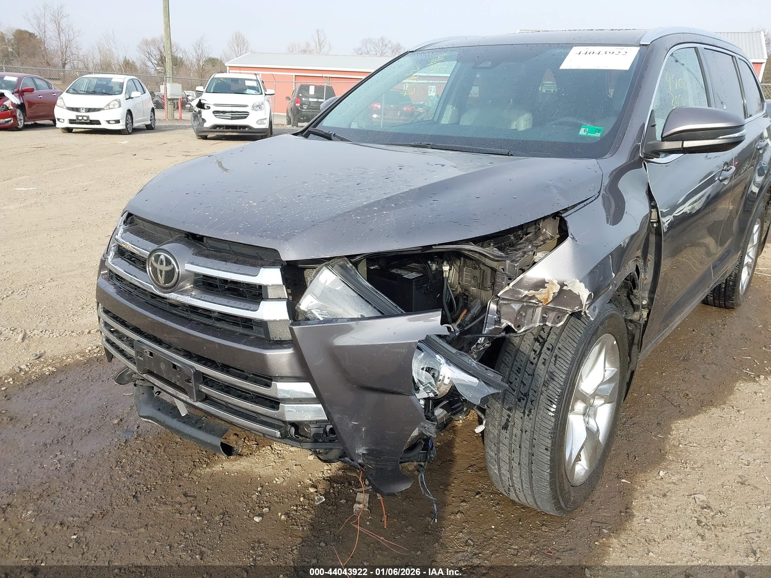TOYOTA HIGHLANDER image 6