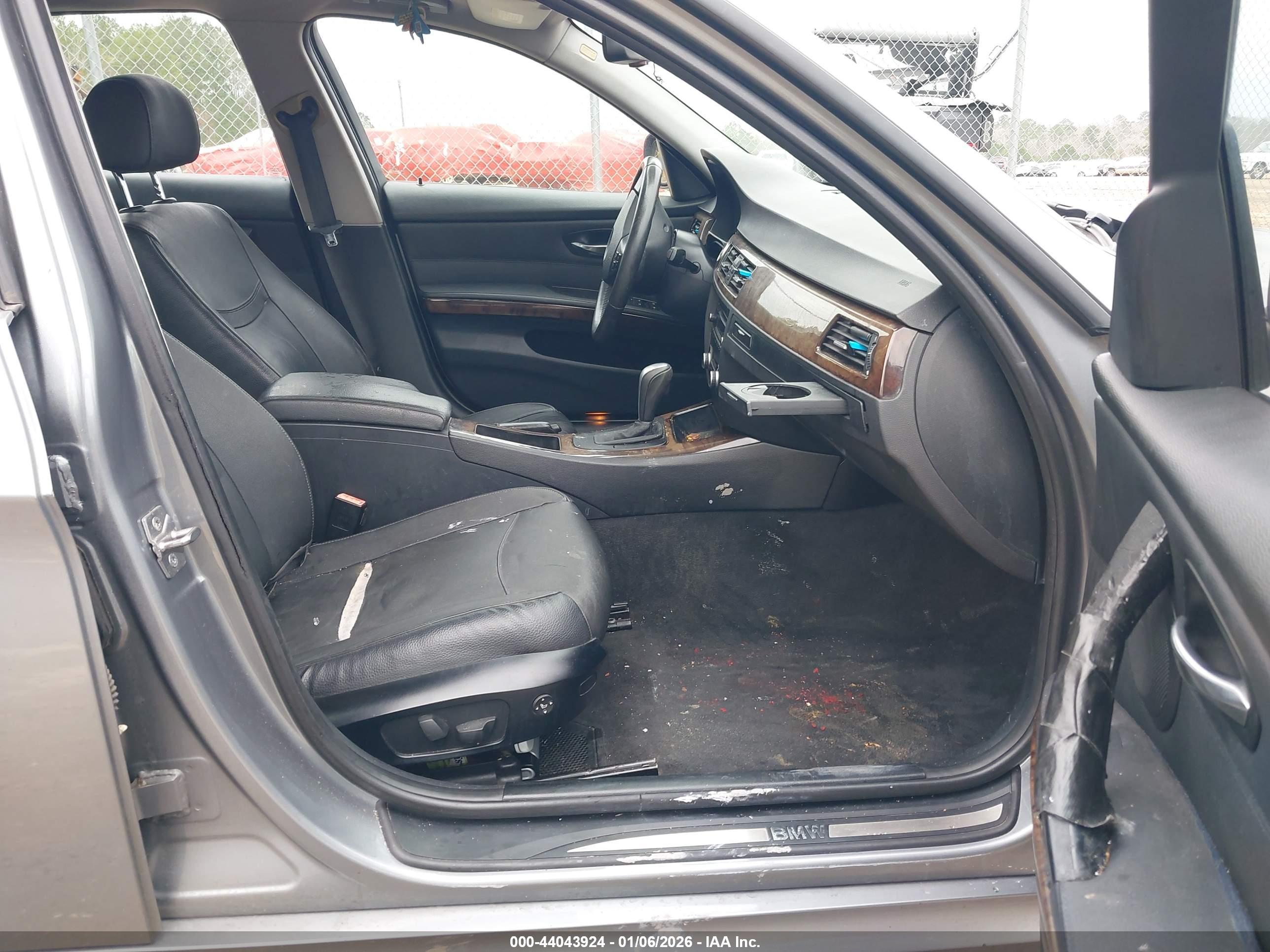 BMW 328I image 5