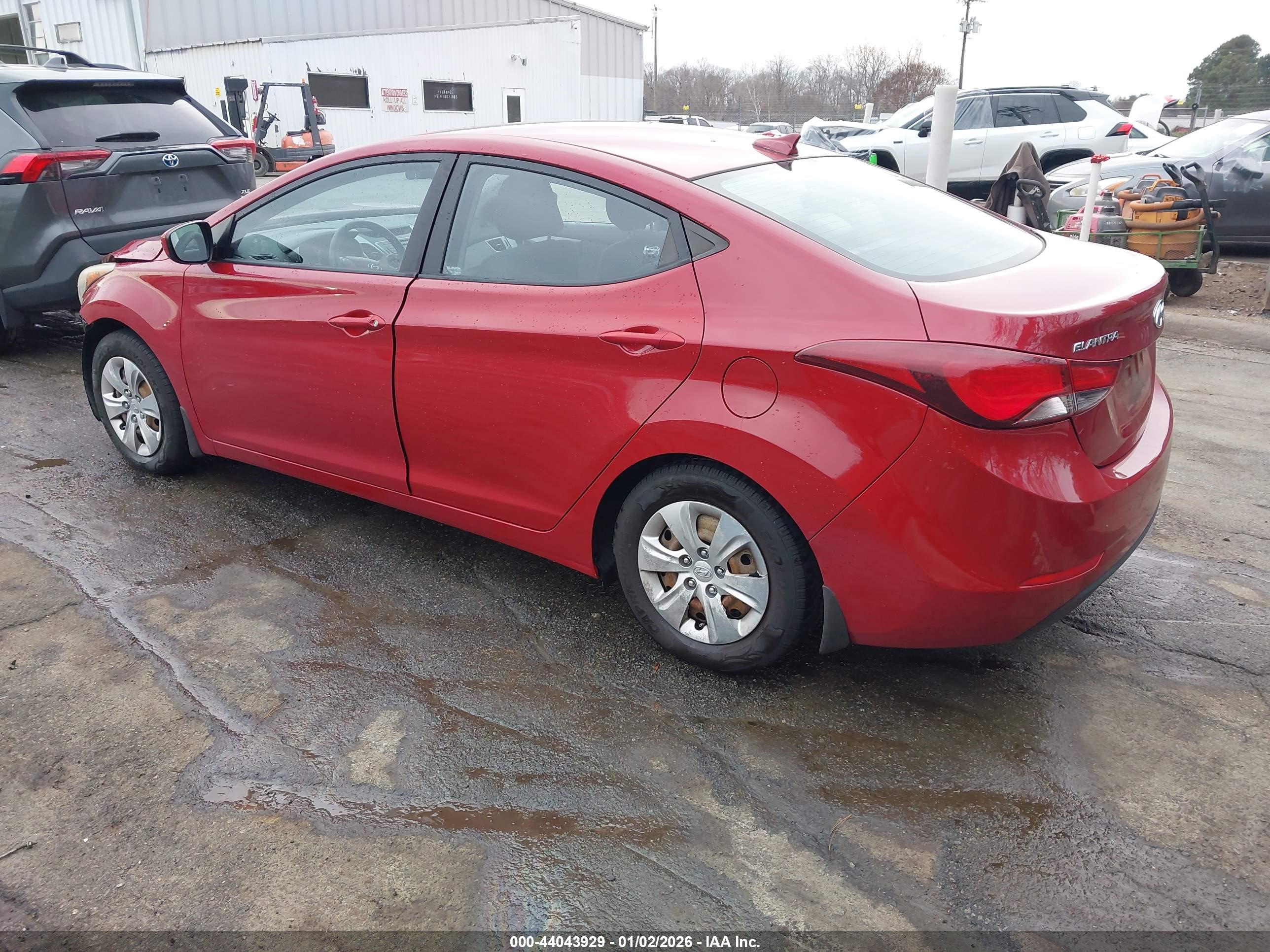 HYUNDAI ELANTRA image 3
