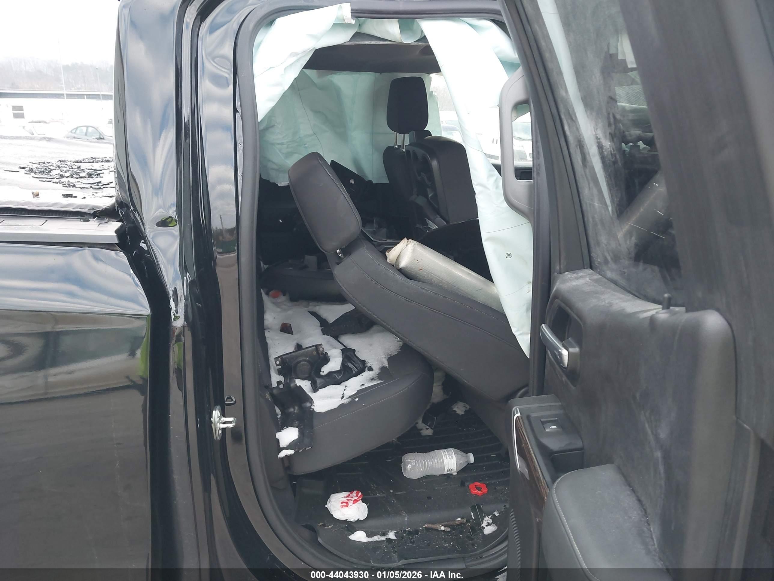 GMC SIERRA image 8