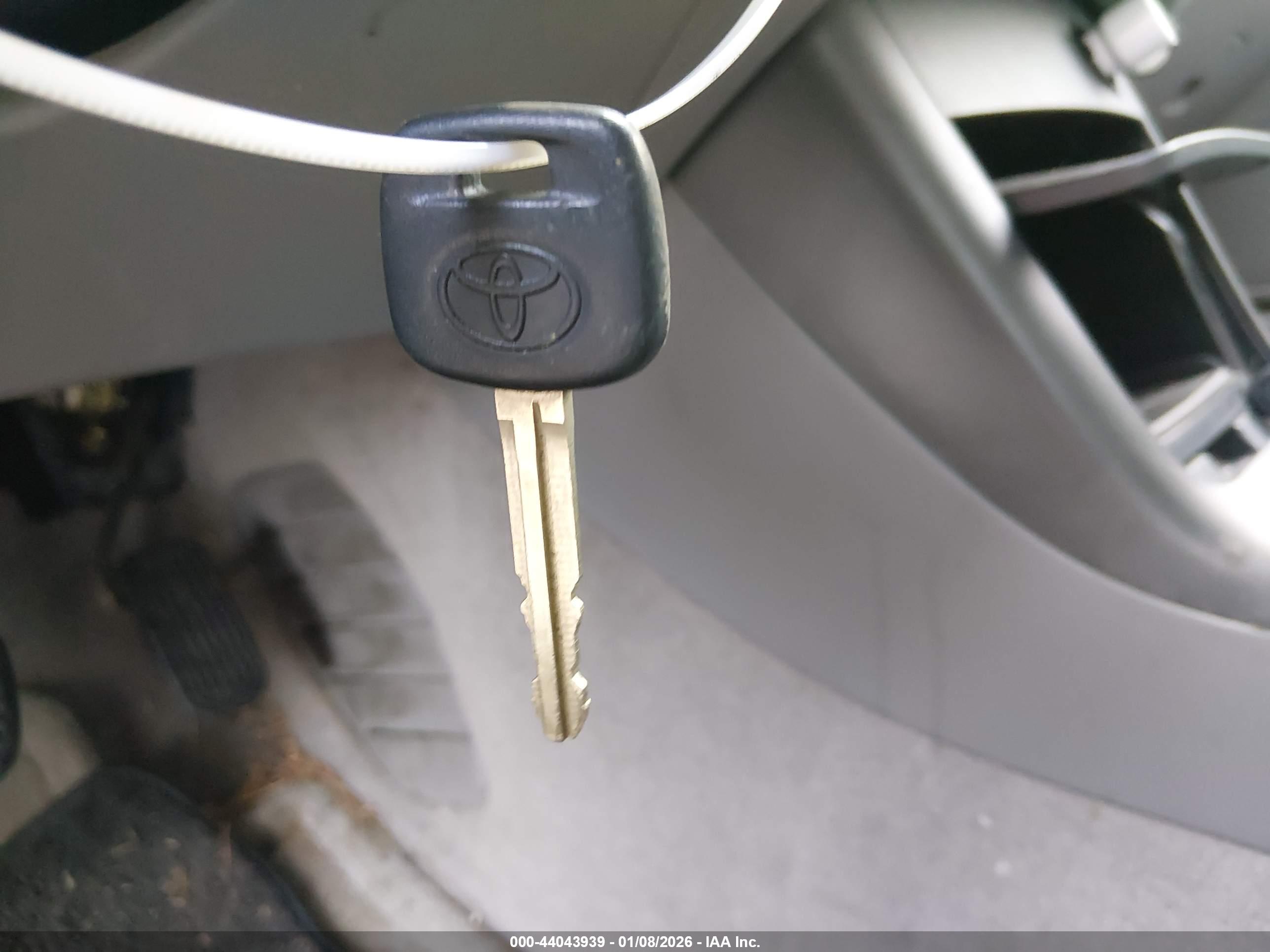 TOYOTA CAMRY image 11