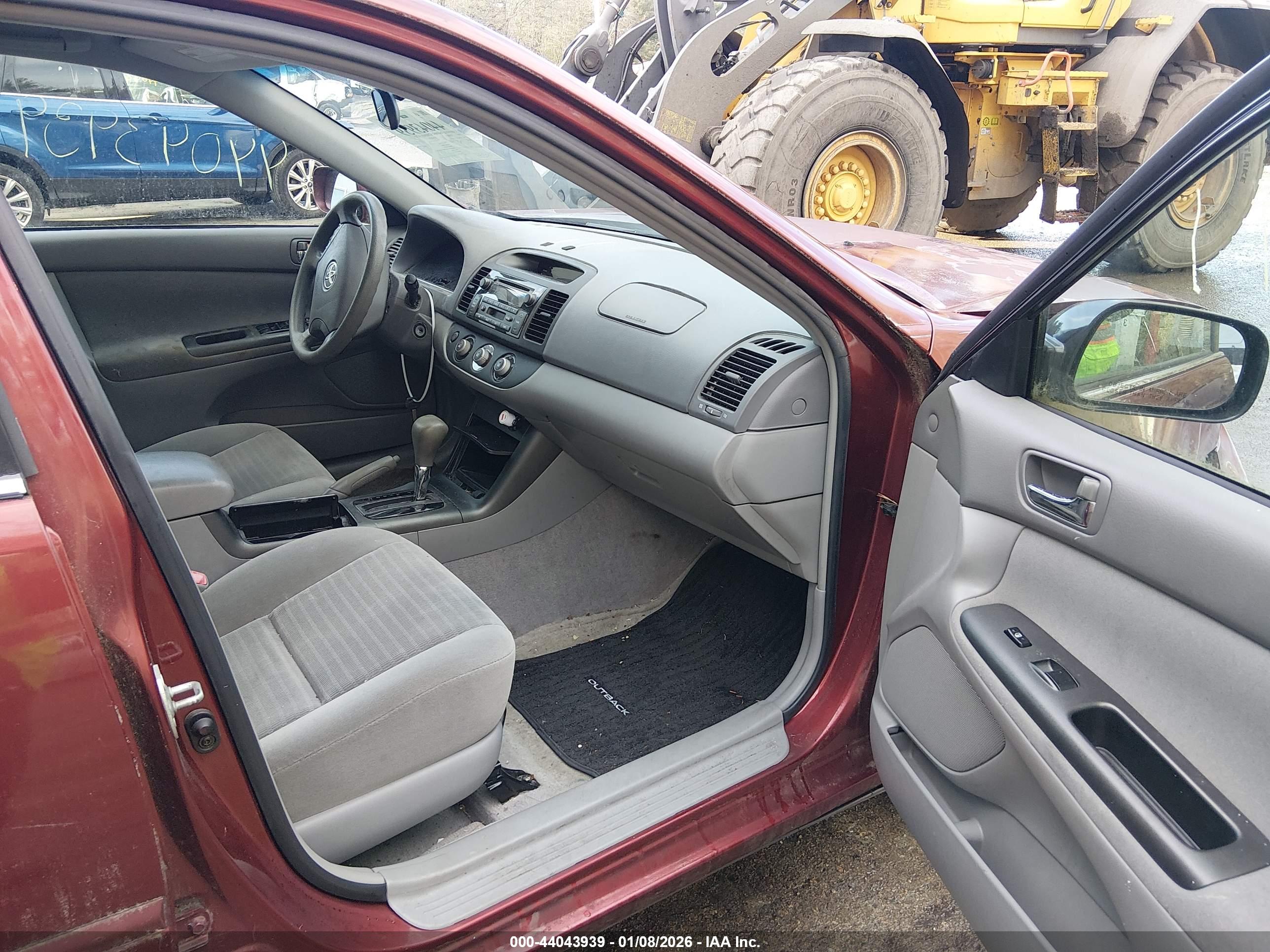 TOYOTA CAMRY image 5