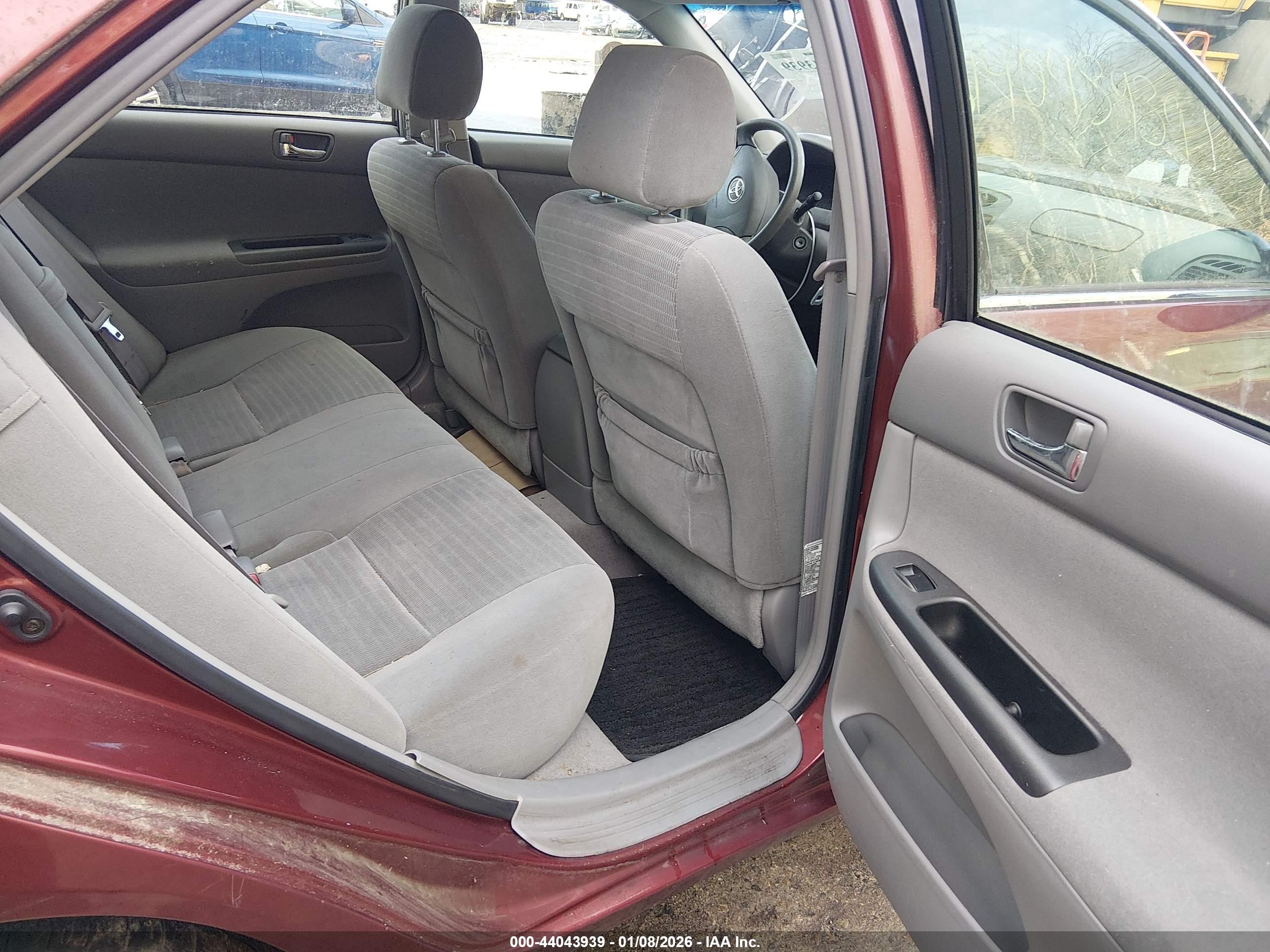TOYOTA CAMRY image 8