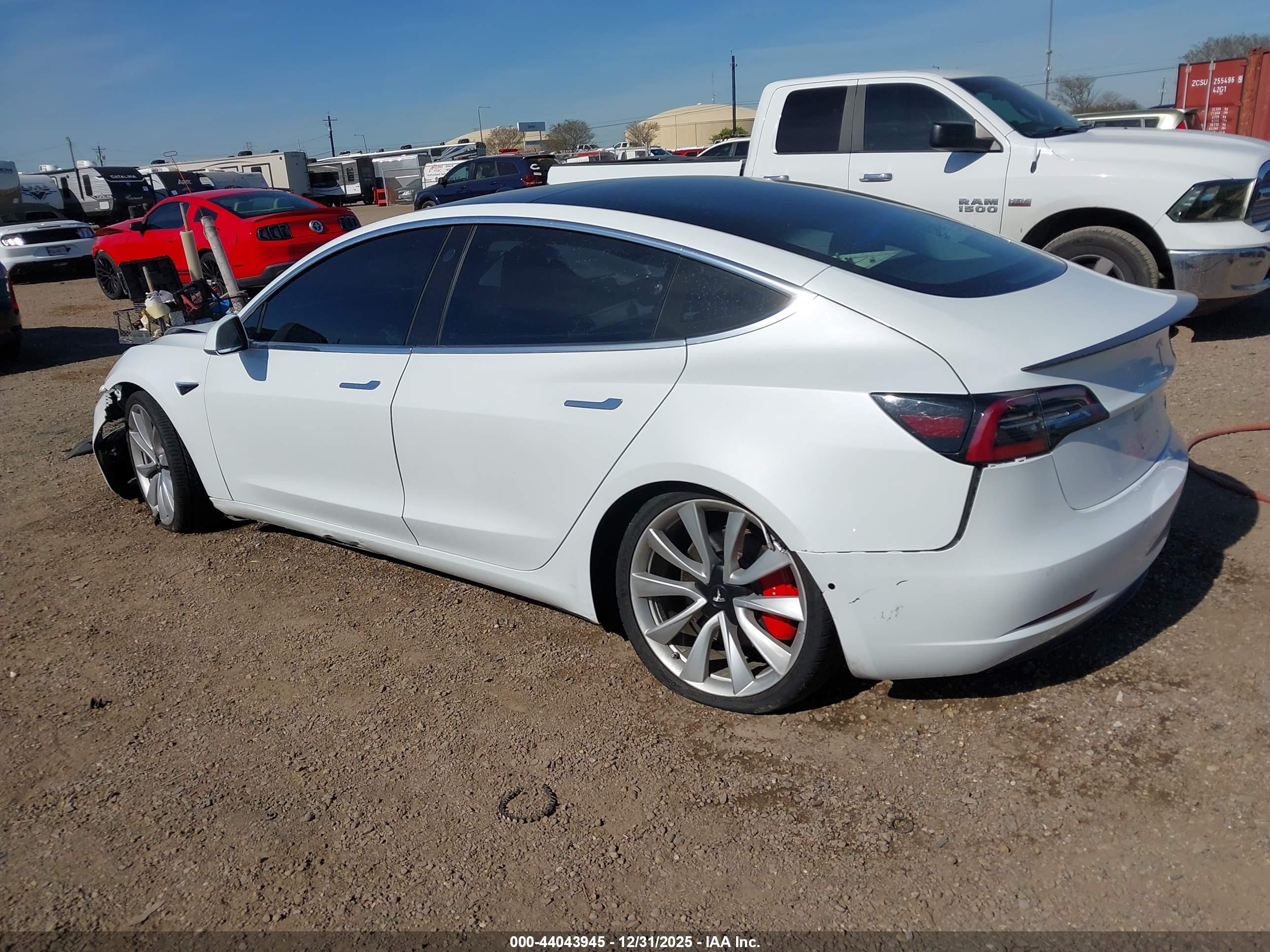 TESLA MODEL image 3