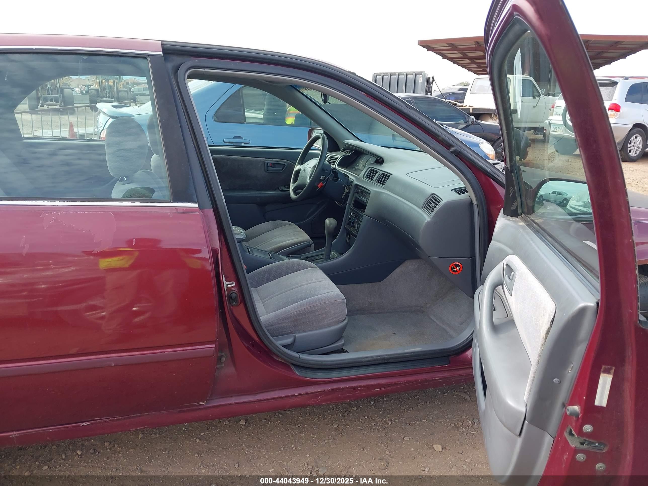 TOYOTA CAMRY image 5
