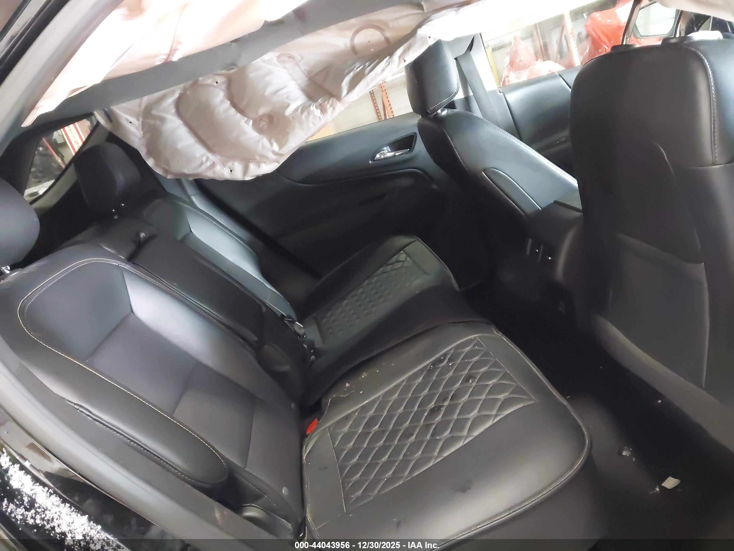 CHEVROLET EQUINOX image 8