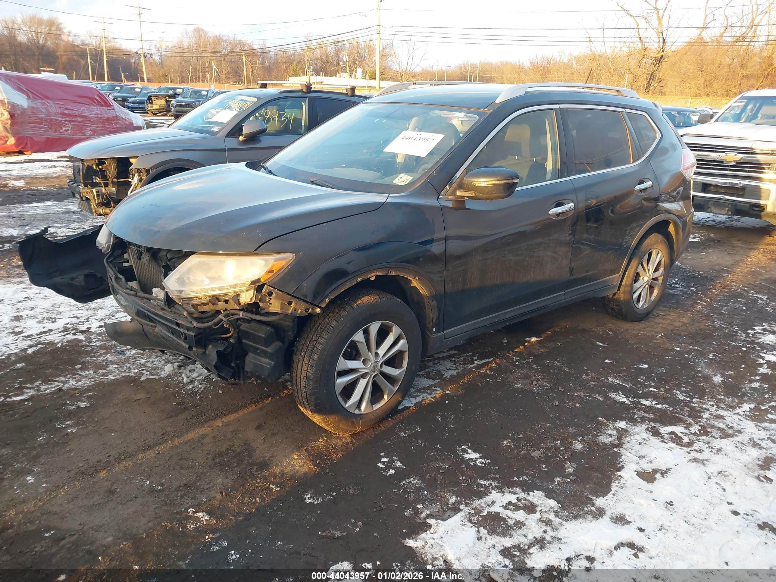 NISSAN ROGUE image 2