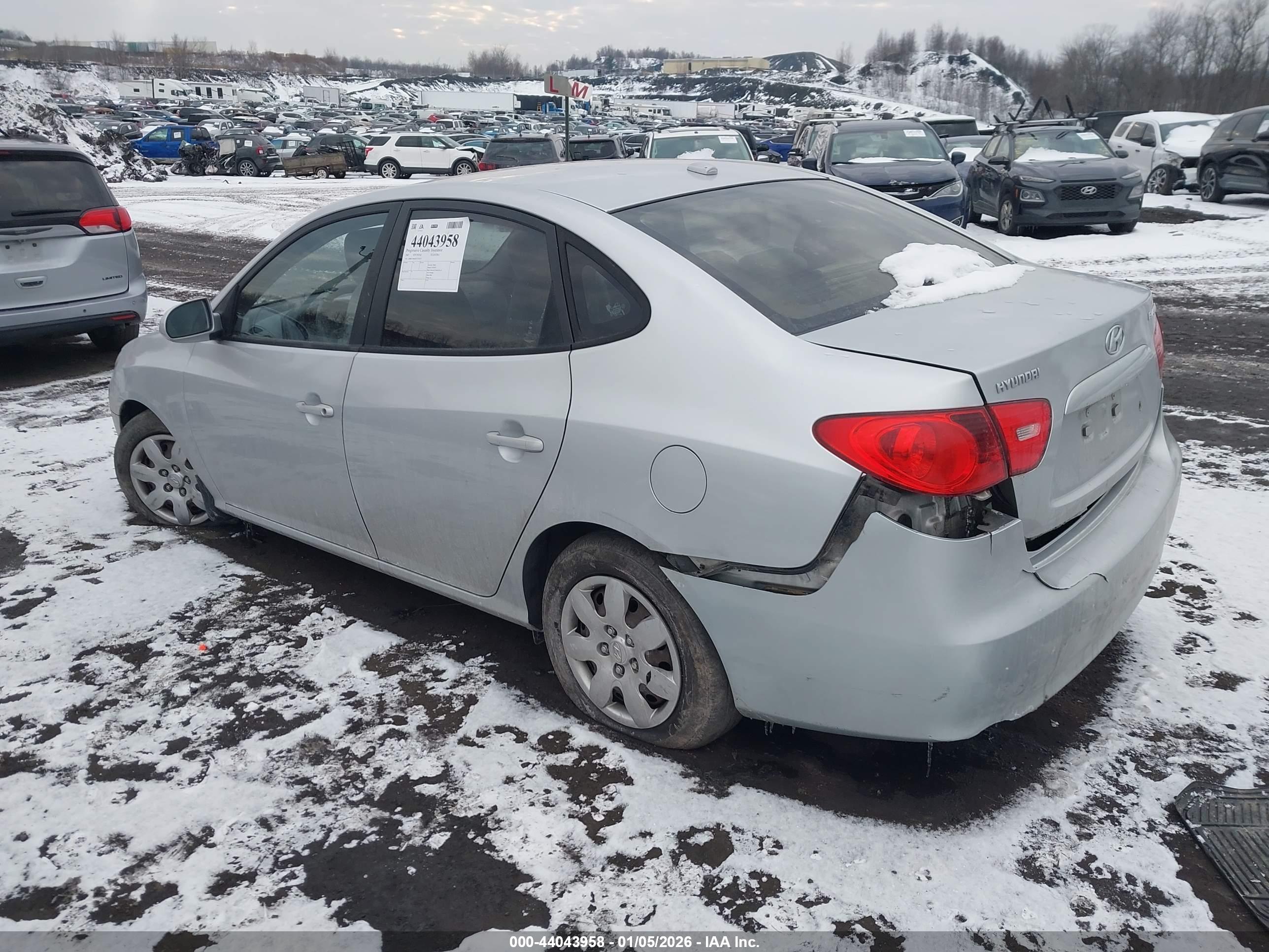 HYUNDAI ELANTRA image 3