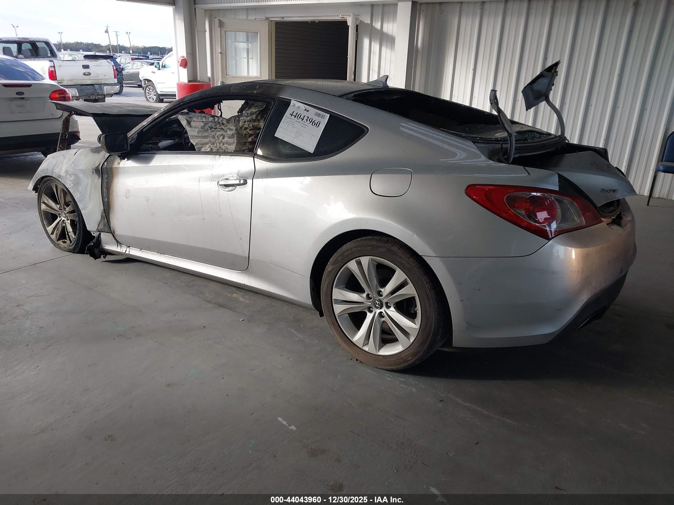 HYUNDAI GENESIS image 3
