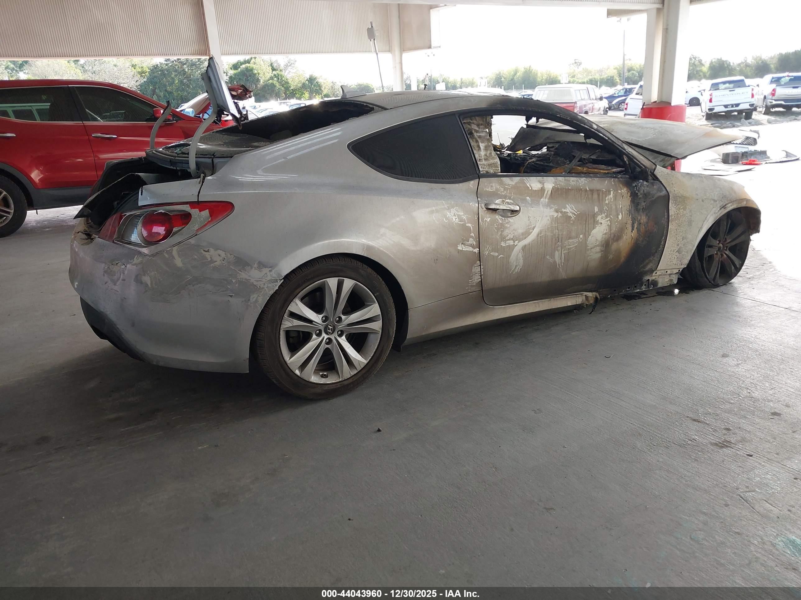 HYUNDAI GENESIS image 4