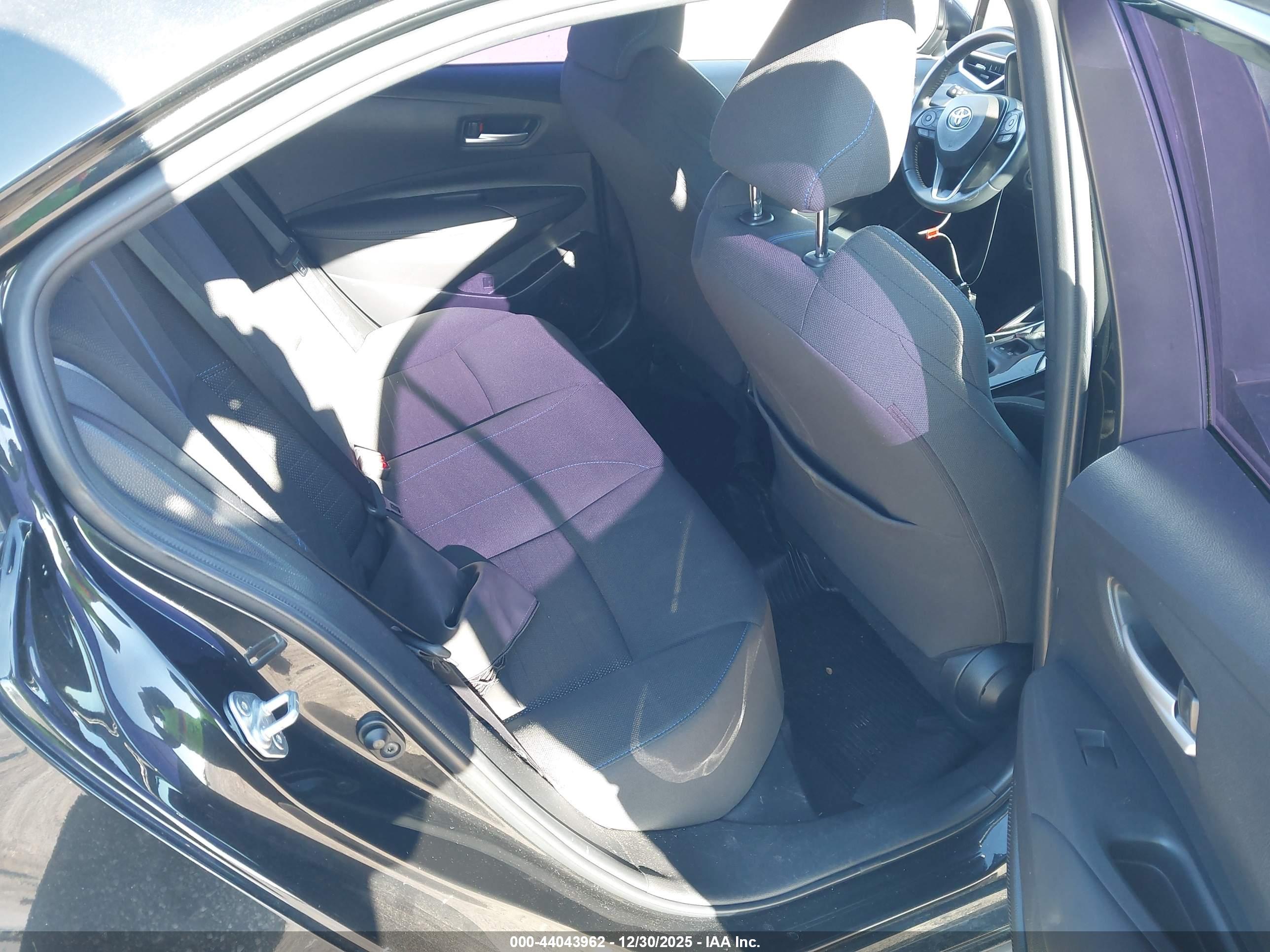 TOYOTA COROLLA image 8