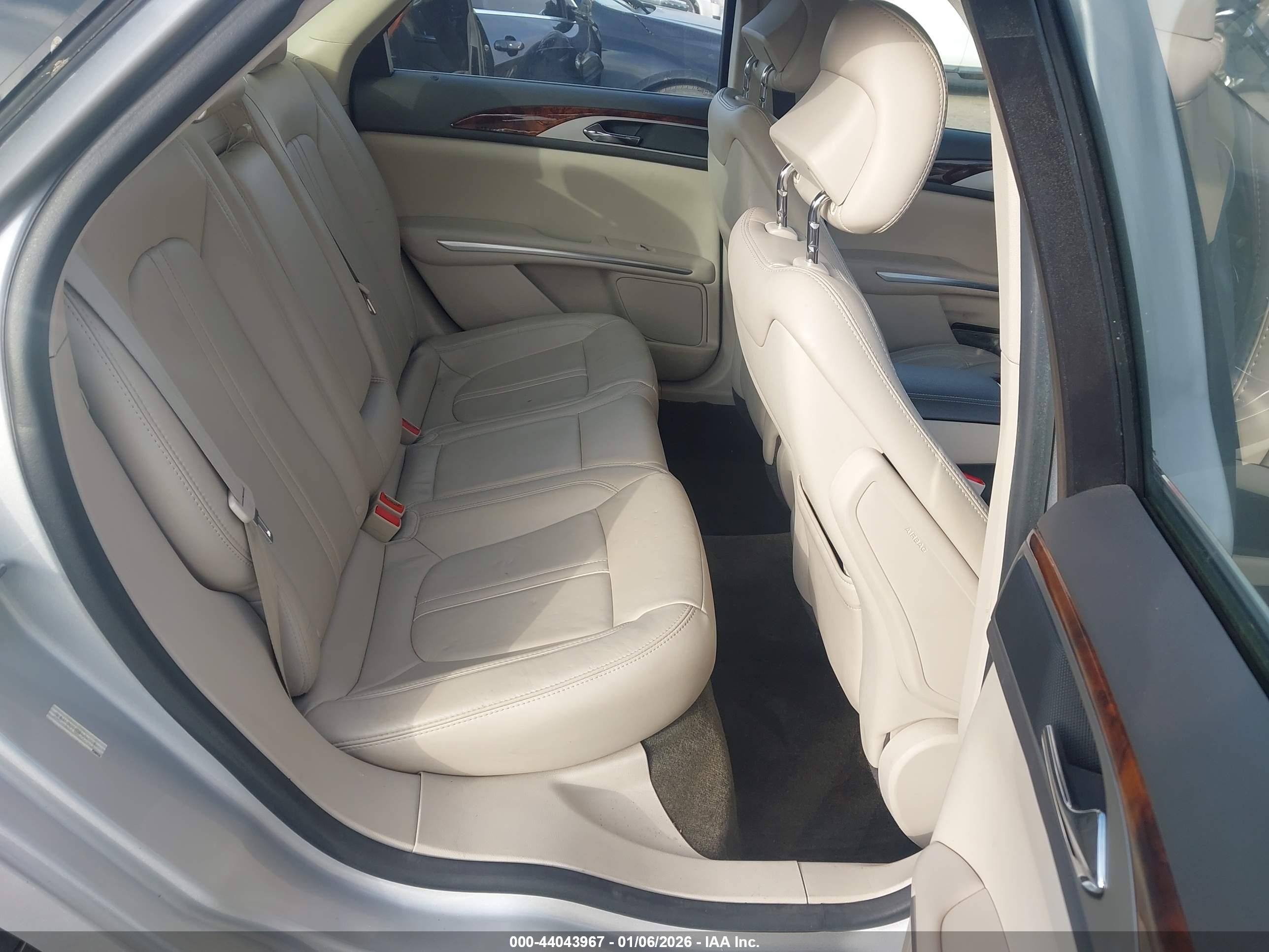 LINCOLN MKZ image 8