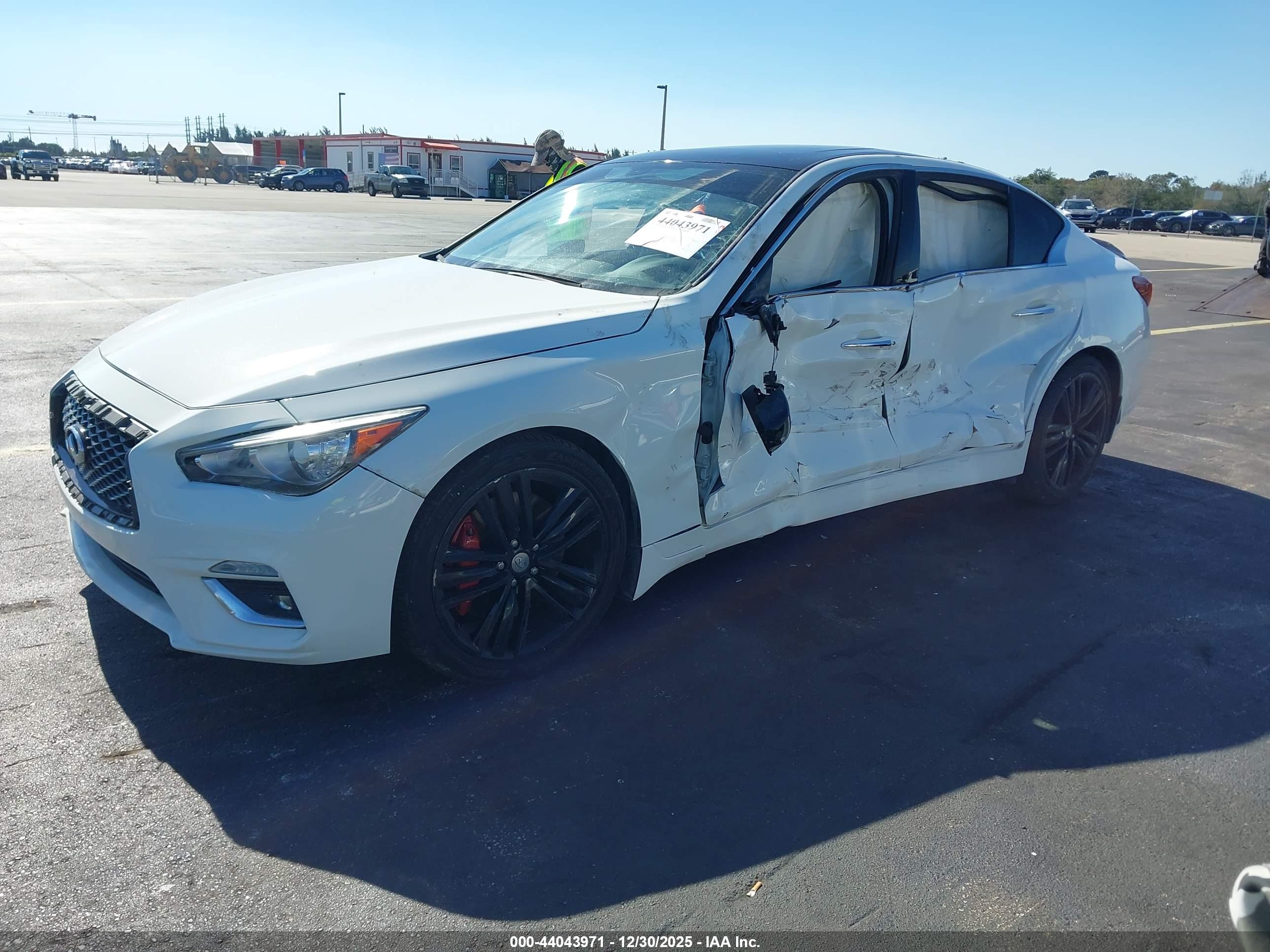 INFINITI Q50 image 2