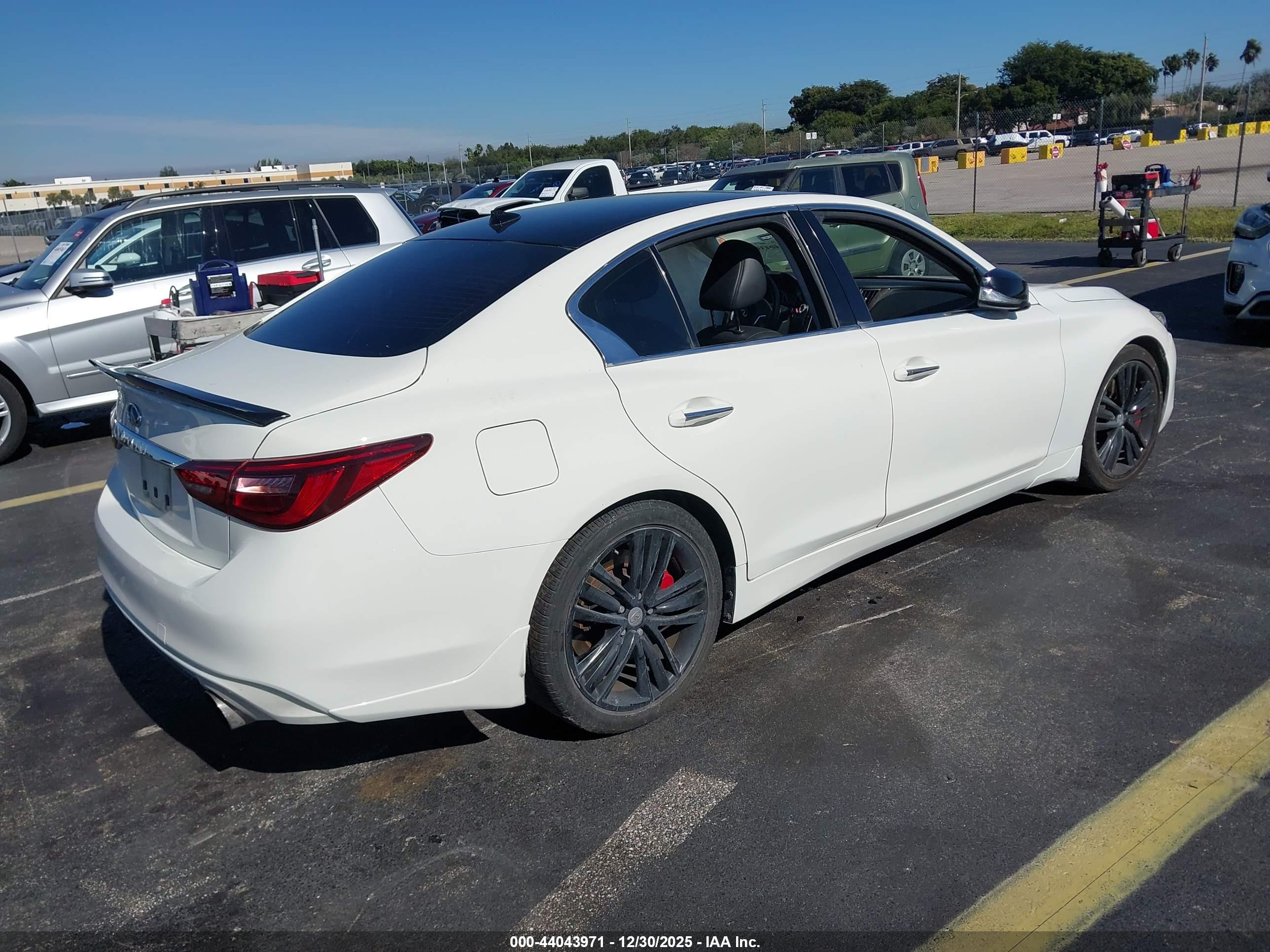 INFINITI Q50 image 4