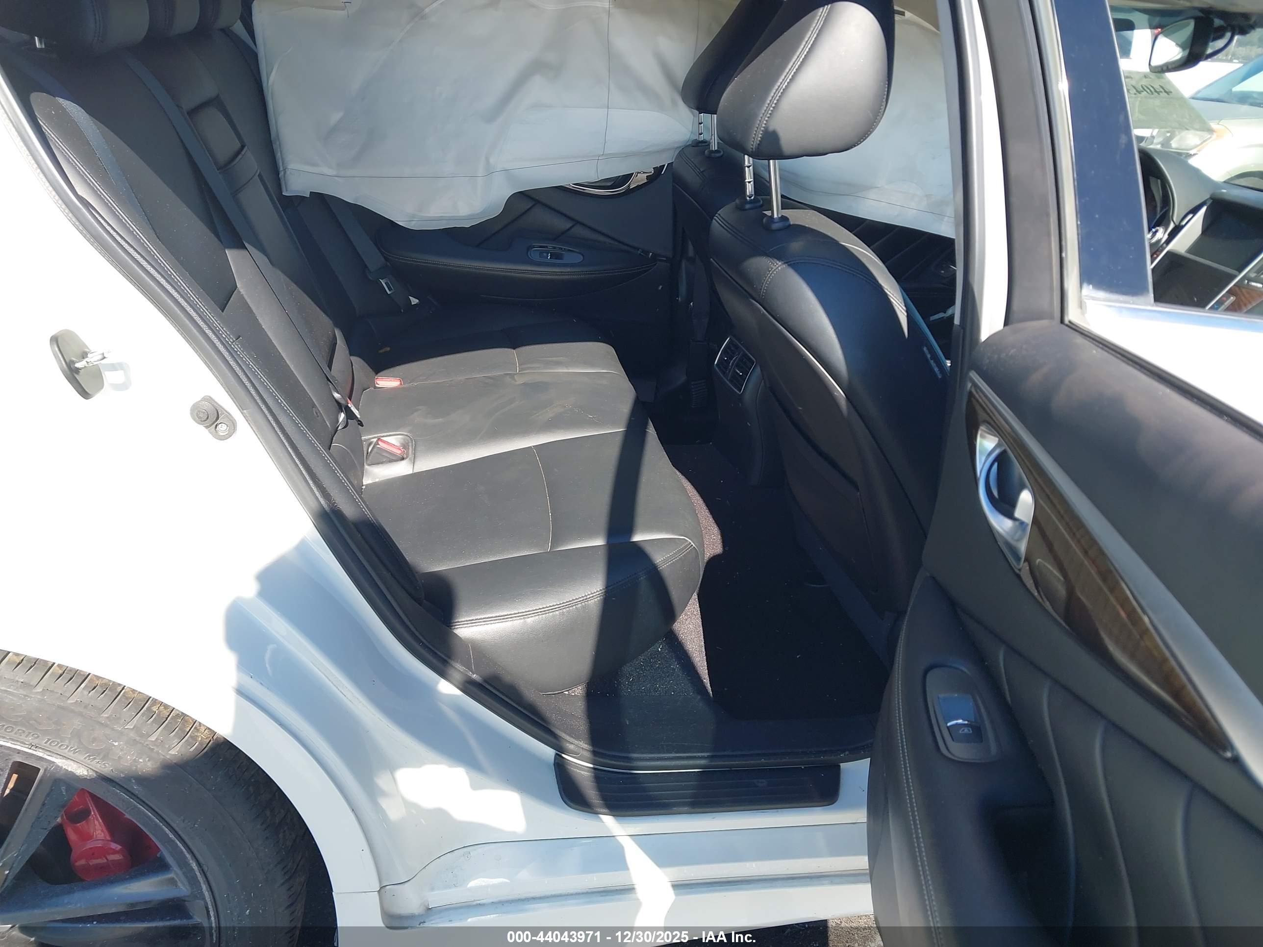 INFINITI Q50 image 8