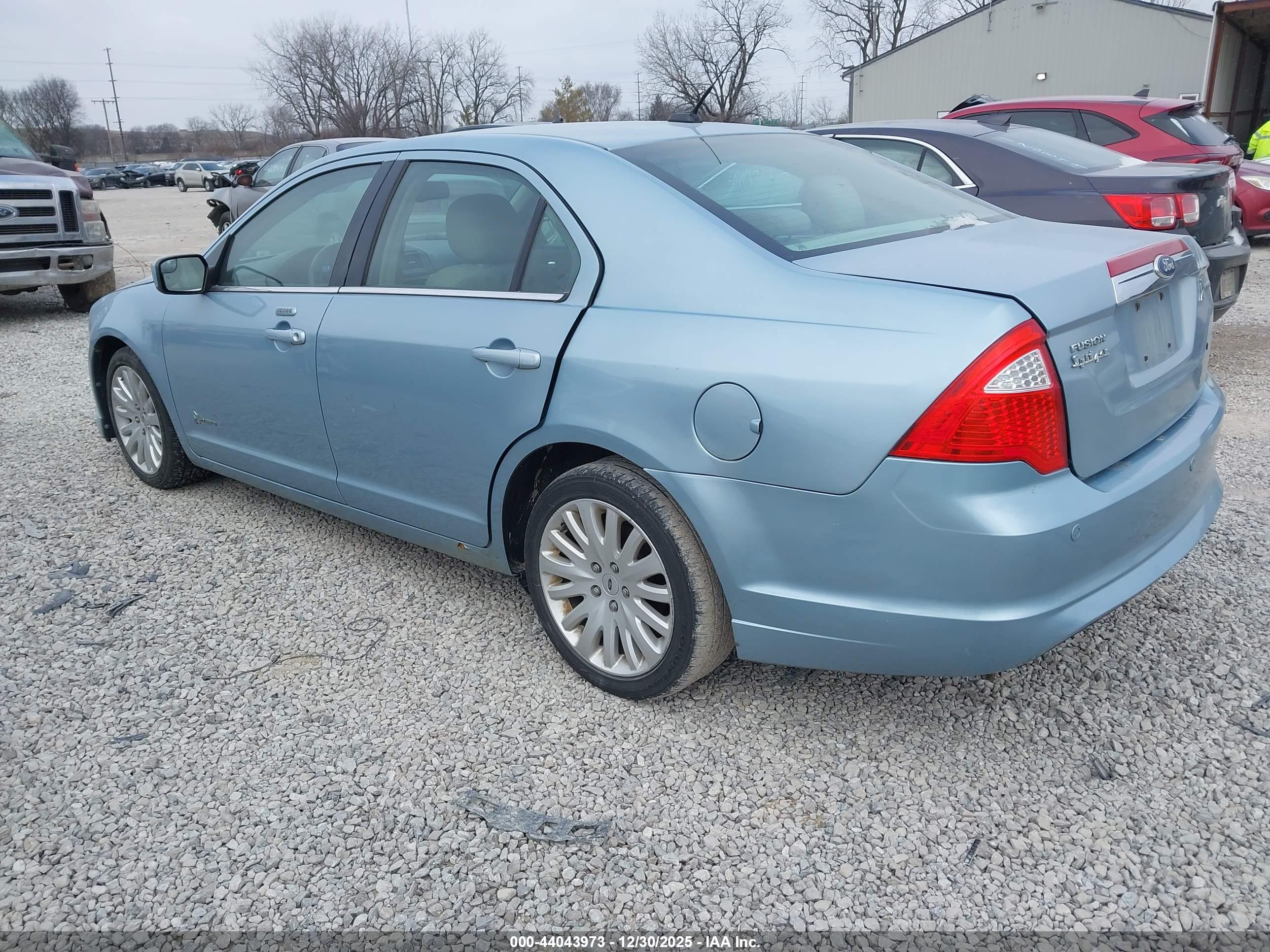 FORD FUSION image 3
