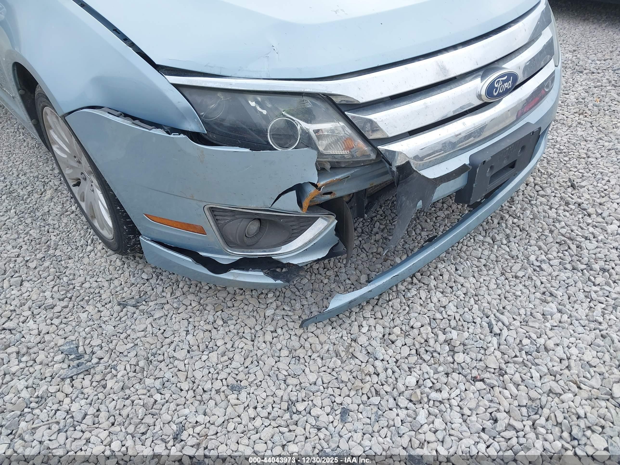 FORD FUSION image 6