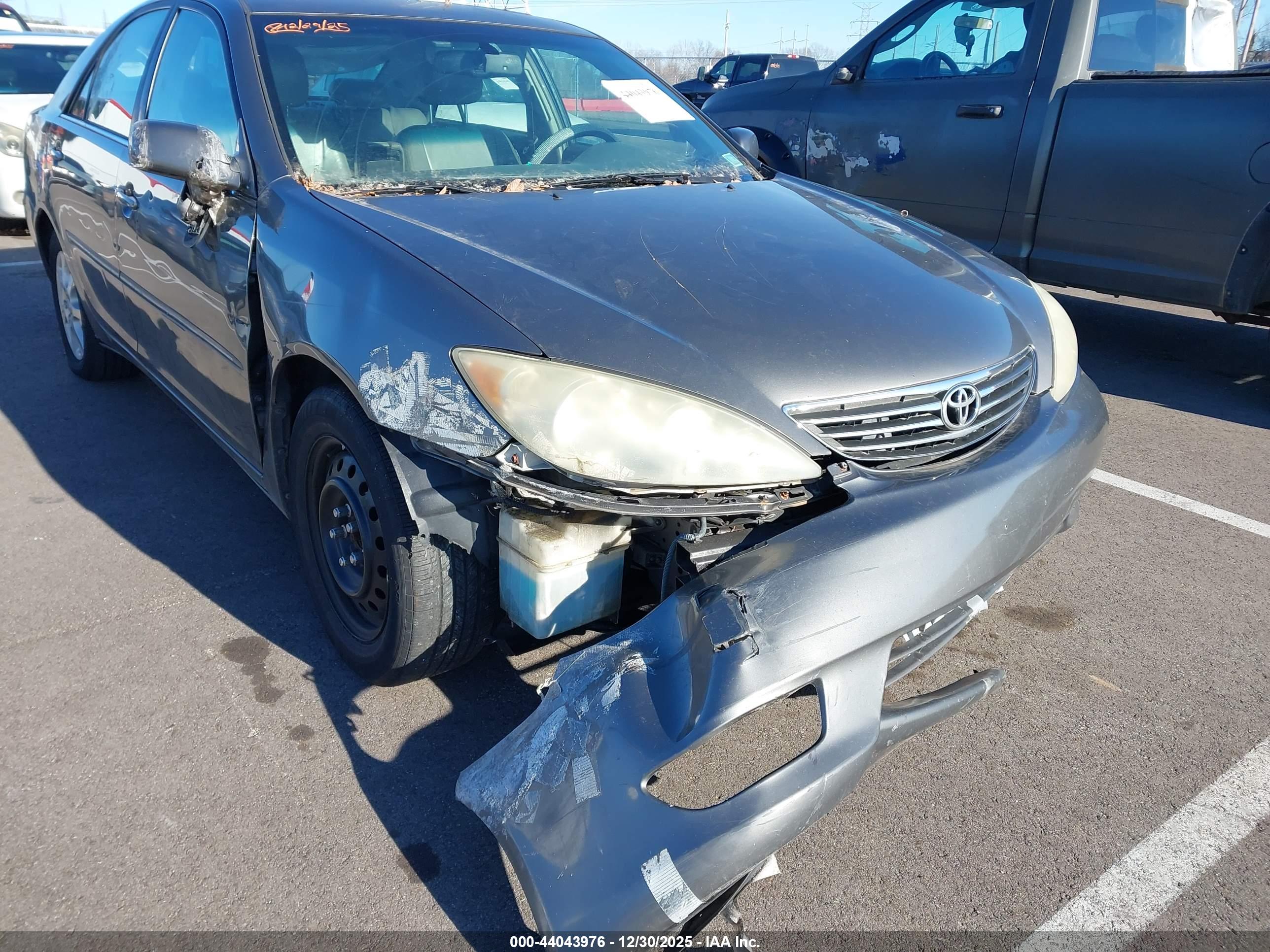 TOYOTA CAMRY image 6