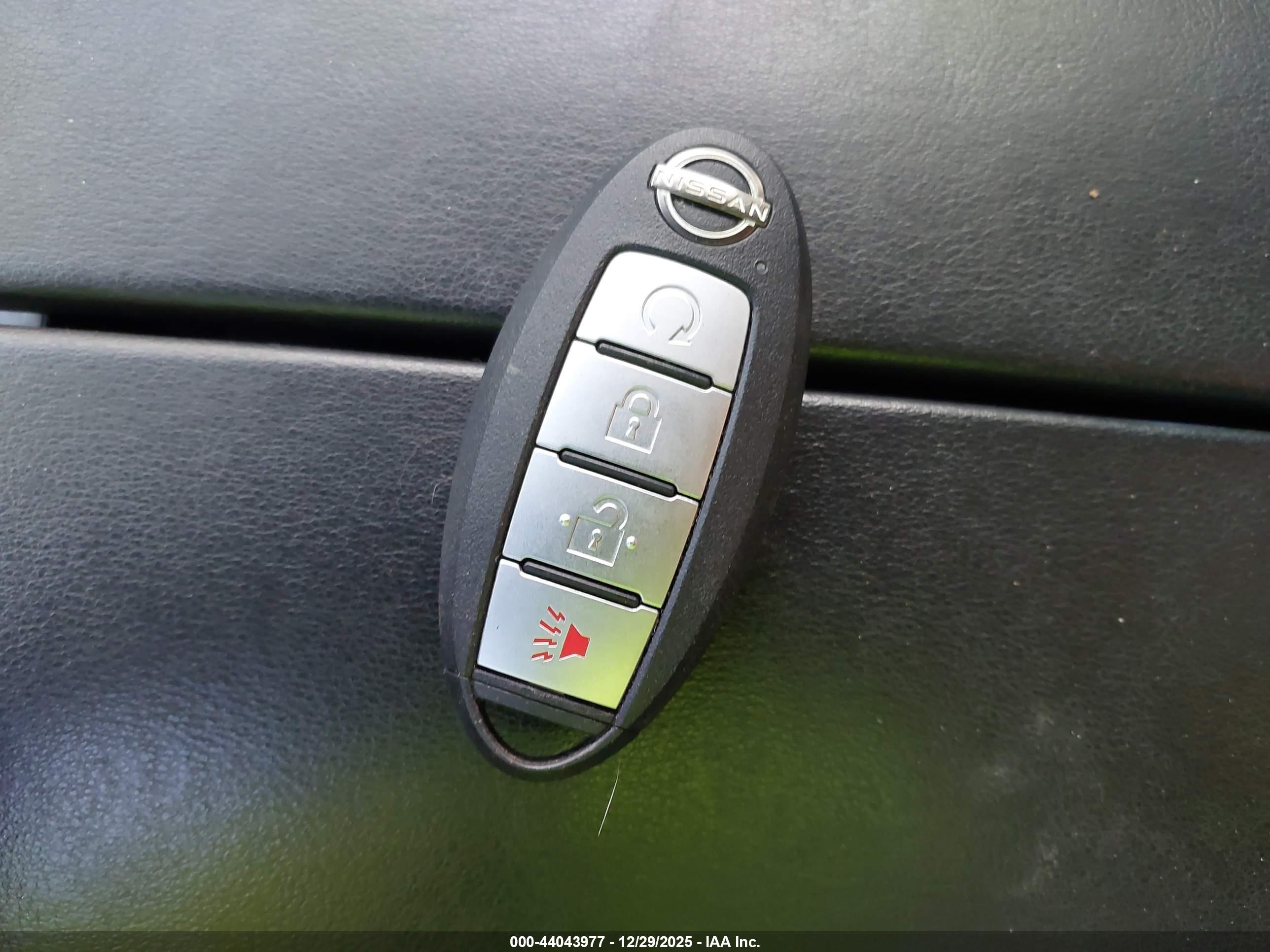 NISSAN ROGUE image 11