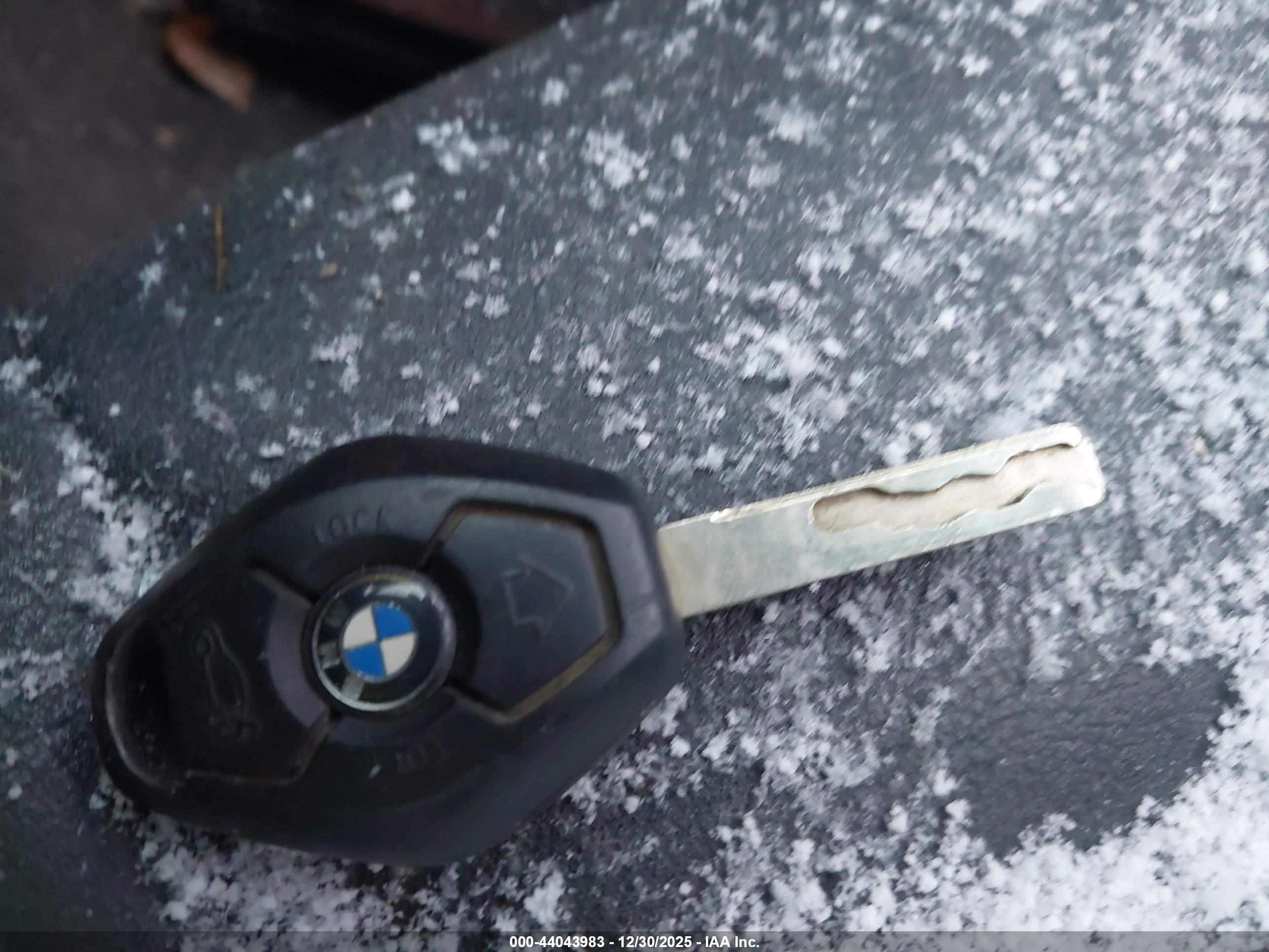 BMW 325I image 11